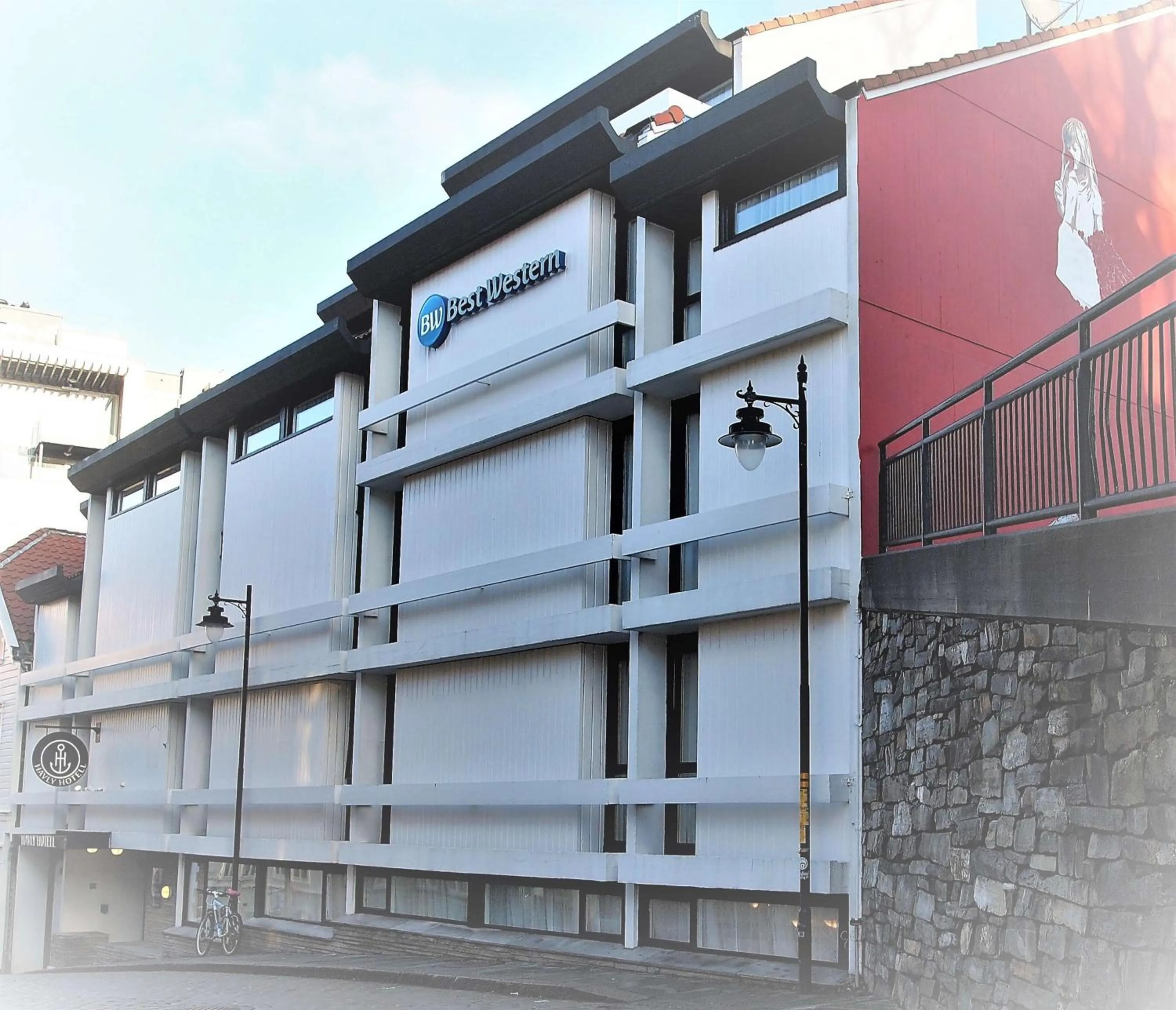 Property building in Havly Hotell