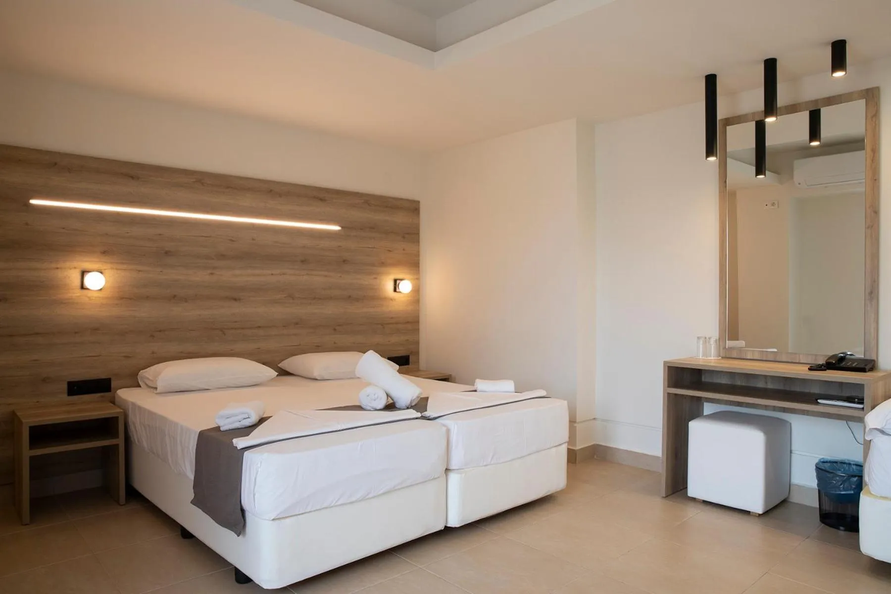 Bed in Dafni Plus Hotel