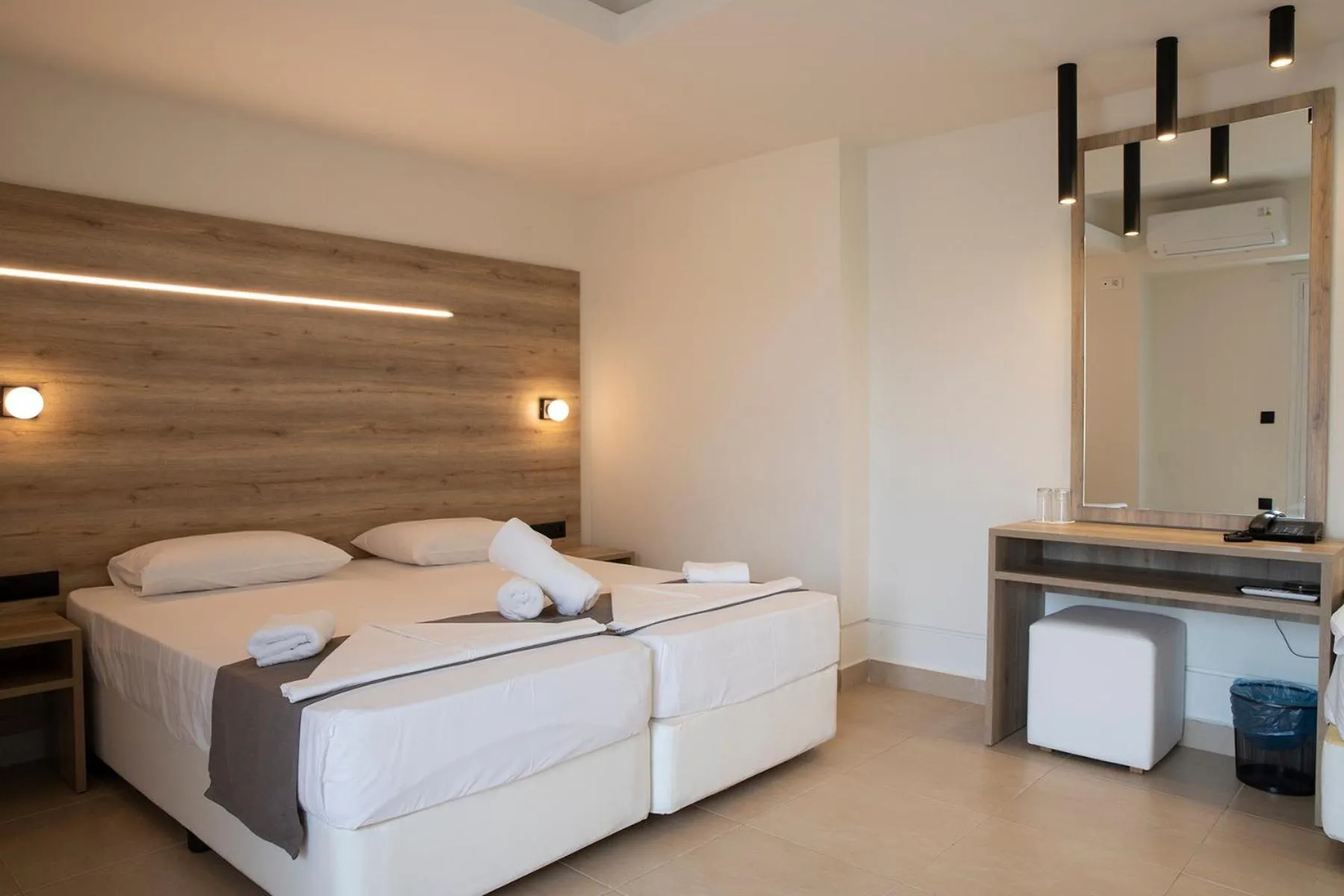 Bed in Dafni Plus Hotel