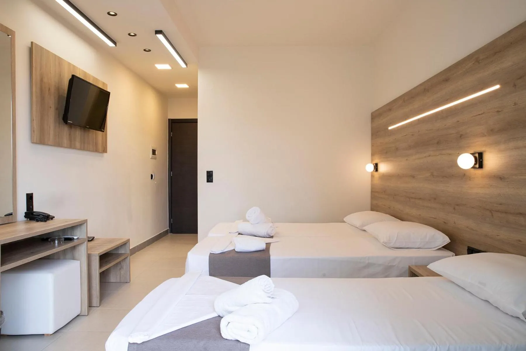 Bed in Dafni Plus Hotel