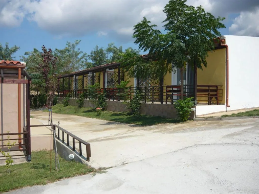 Victory Apartments Hotel