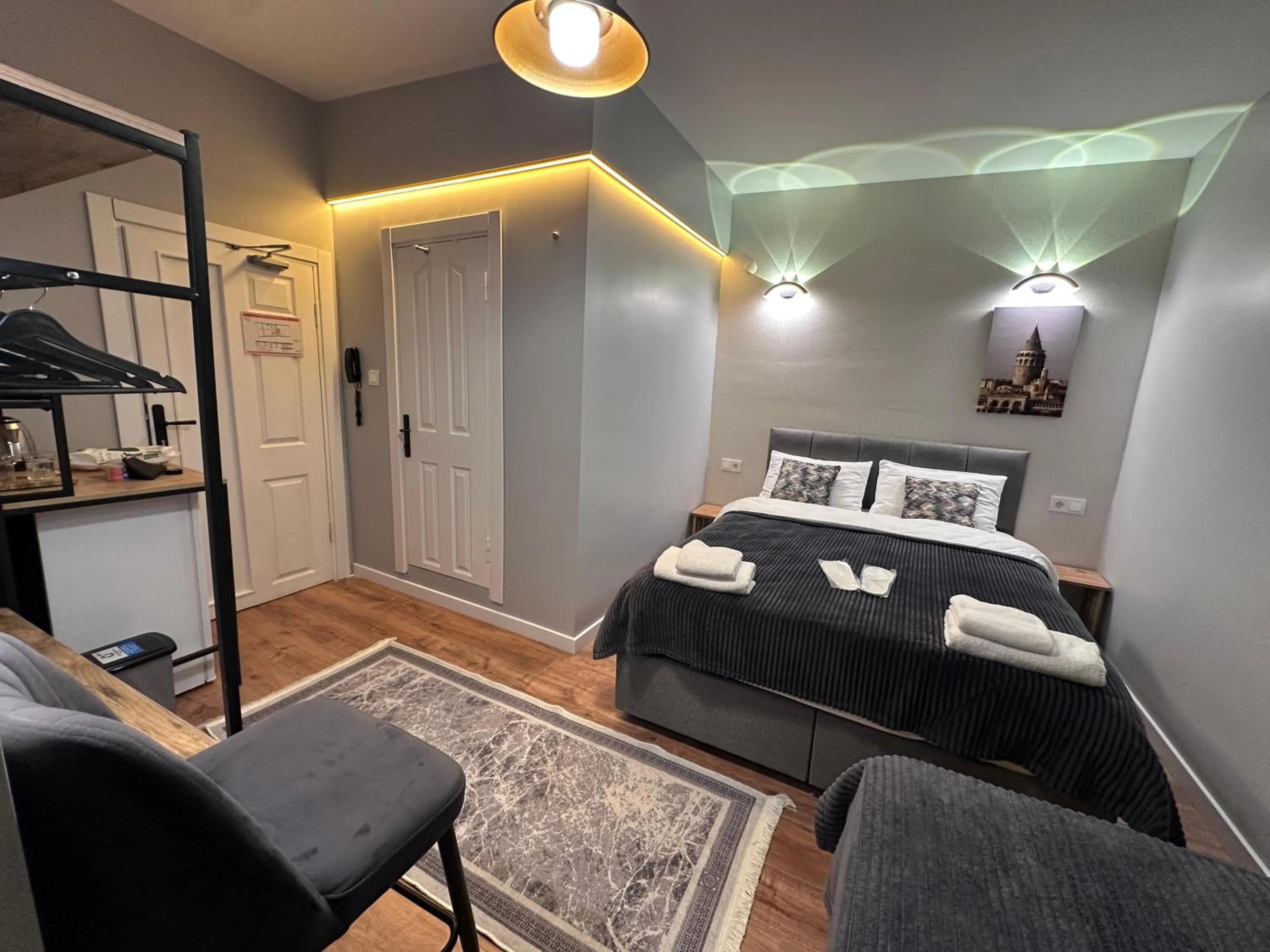 Living room, Bed in New Pera