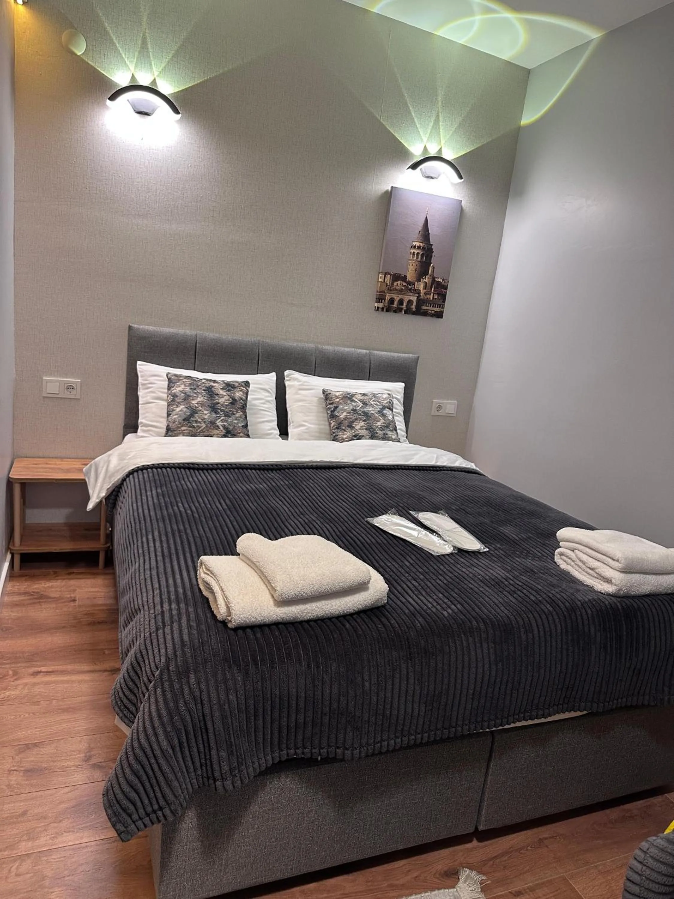 Bedroom, Bed in New Pera