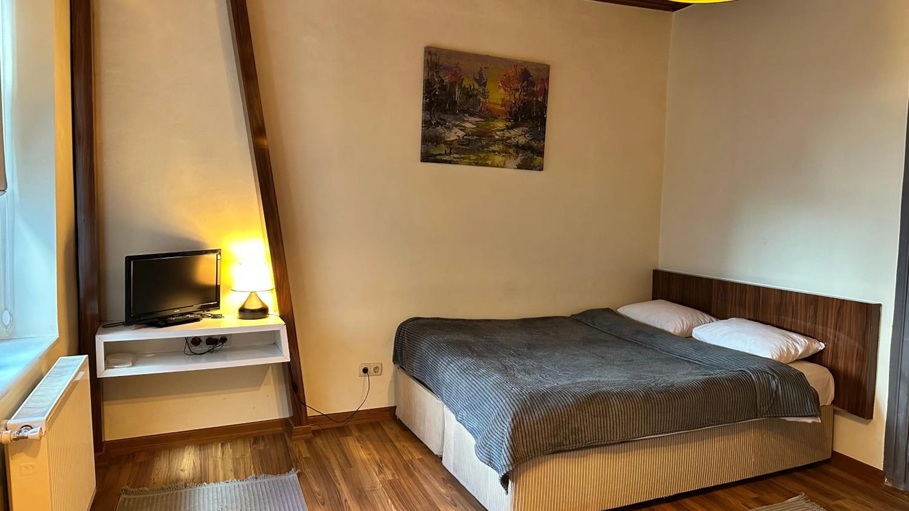 Bedroom, Bed in New Pera