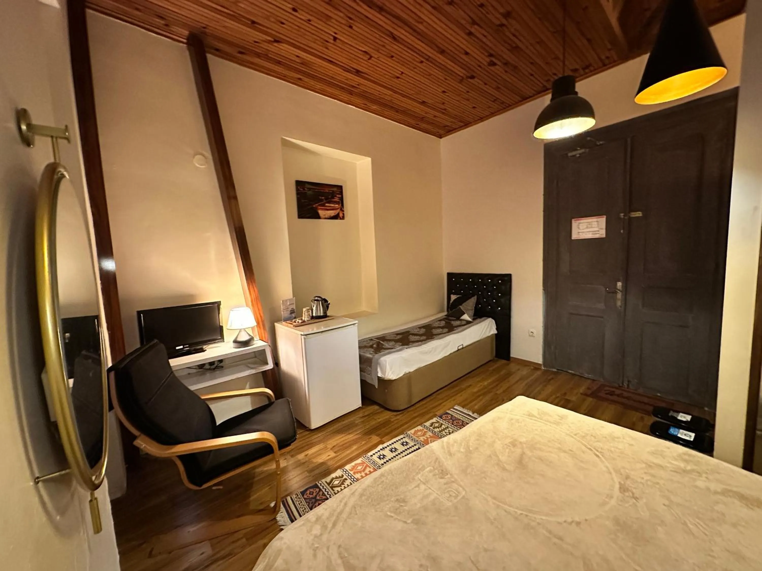 Photo of the whole room, Bed in New Pera