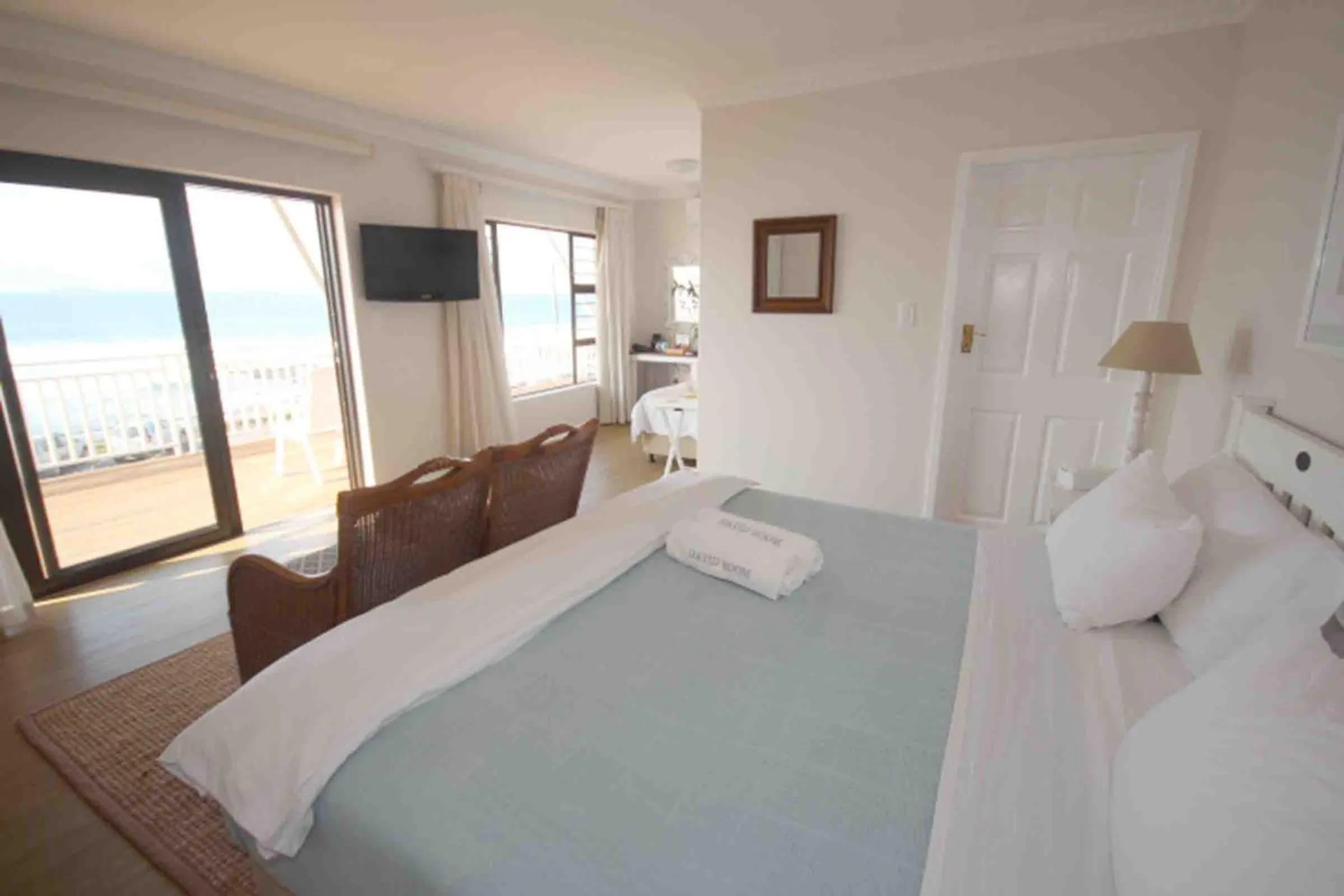 Bed in Fairlight Beach House