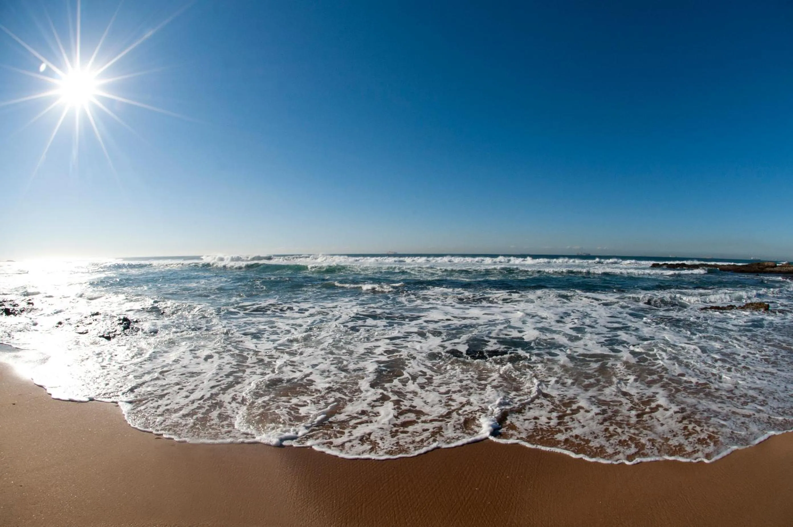 Beach in Fairlight Beach House
