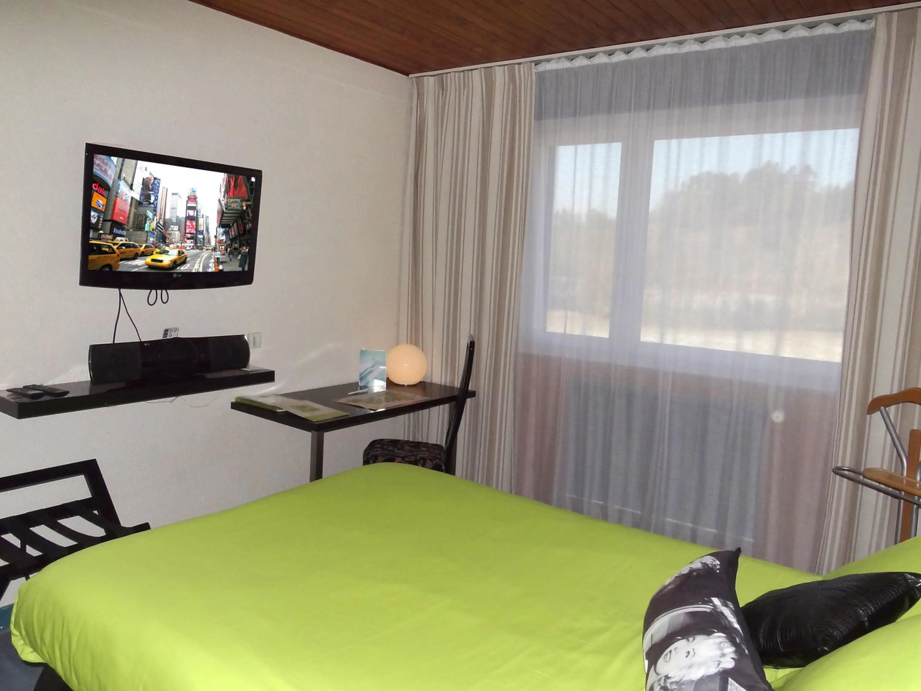 Decorative detail, Bed in Auberge Du Parc