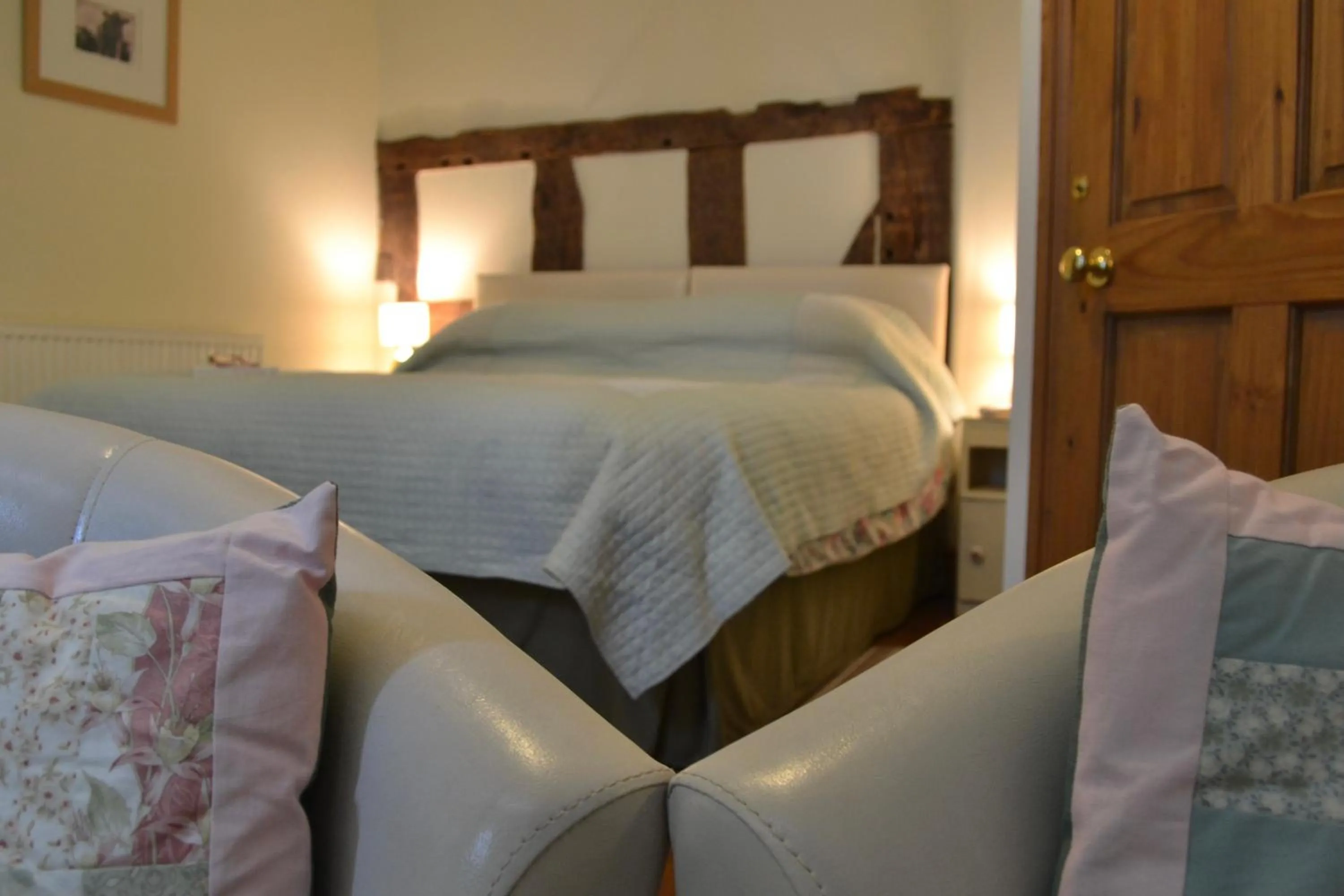 Seating area, Bed in Broome Park Farm B&B