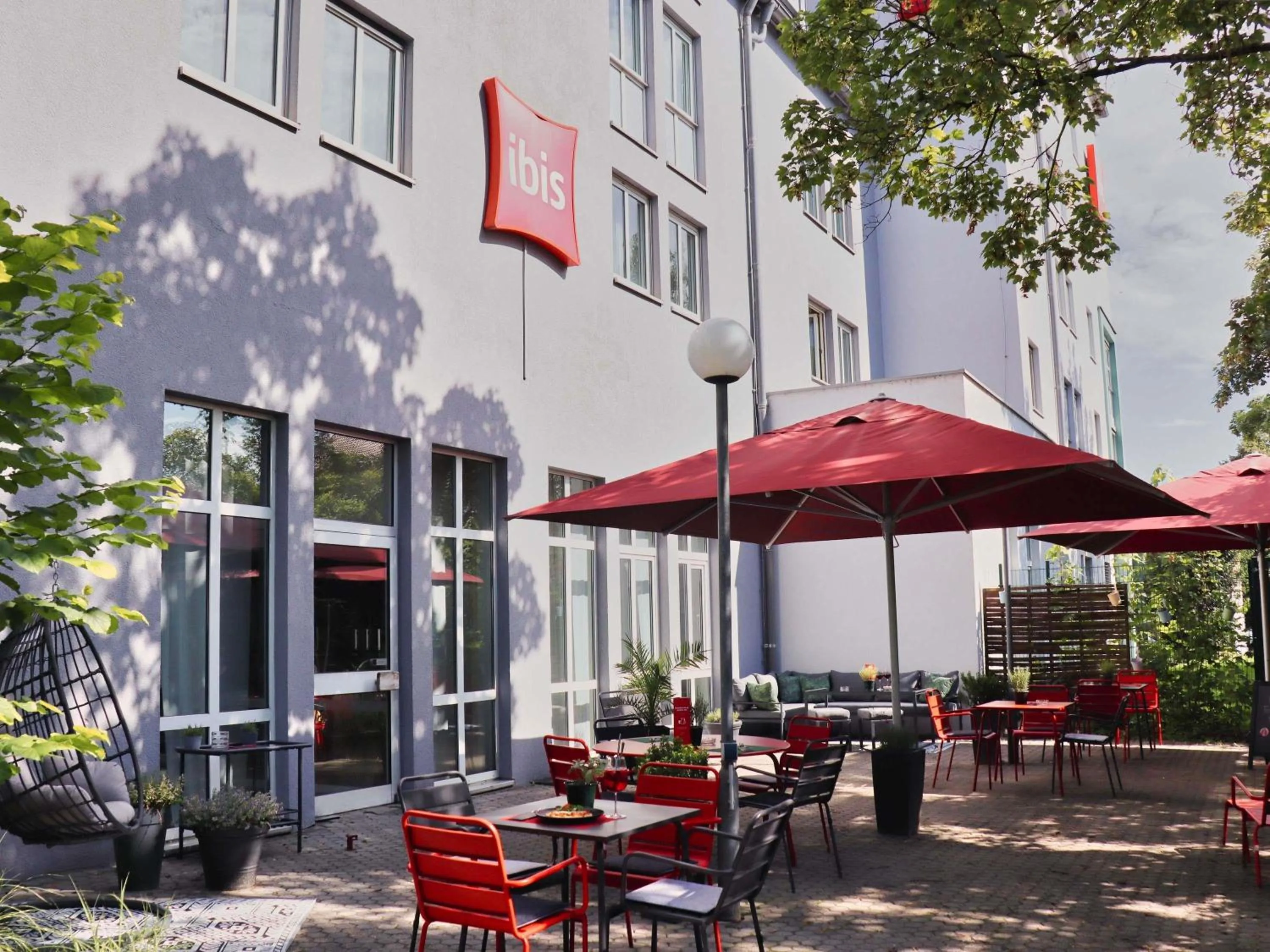 Lounge or bar in ibis Hotel Regensburg City