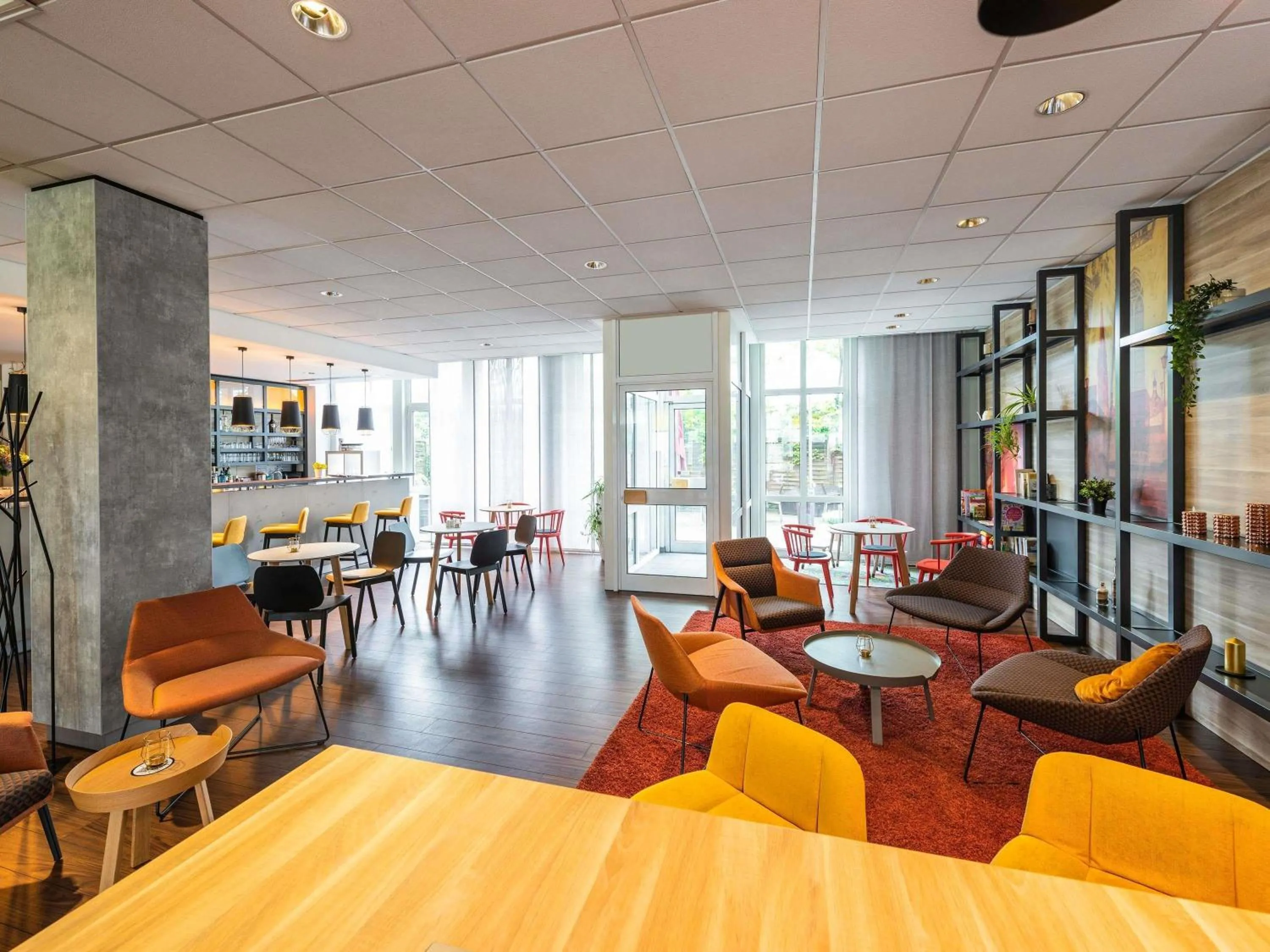 Lounge or bar in ibis Hotel Regensburg City