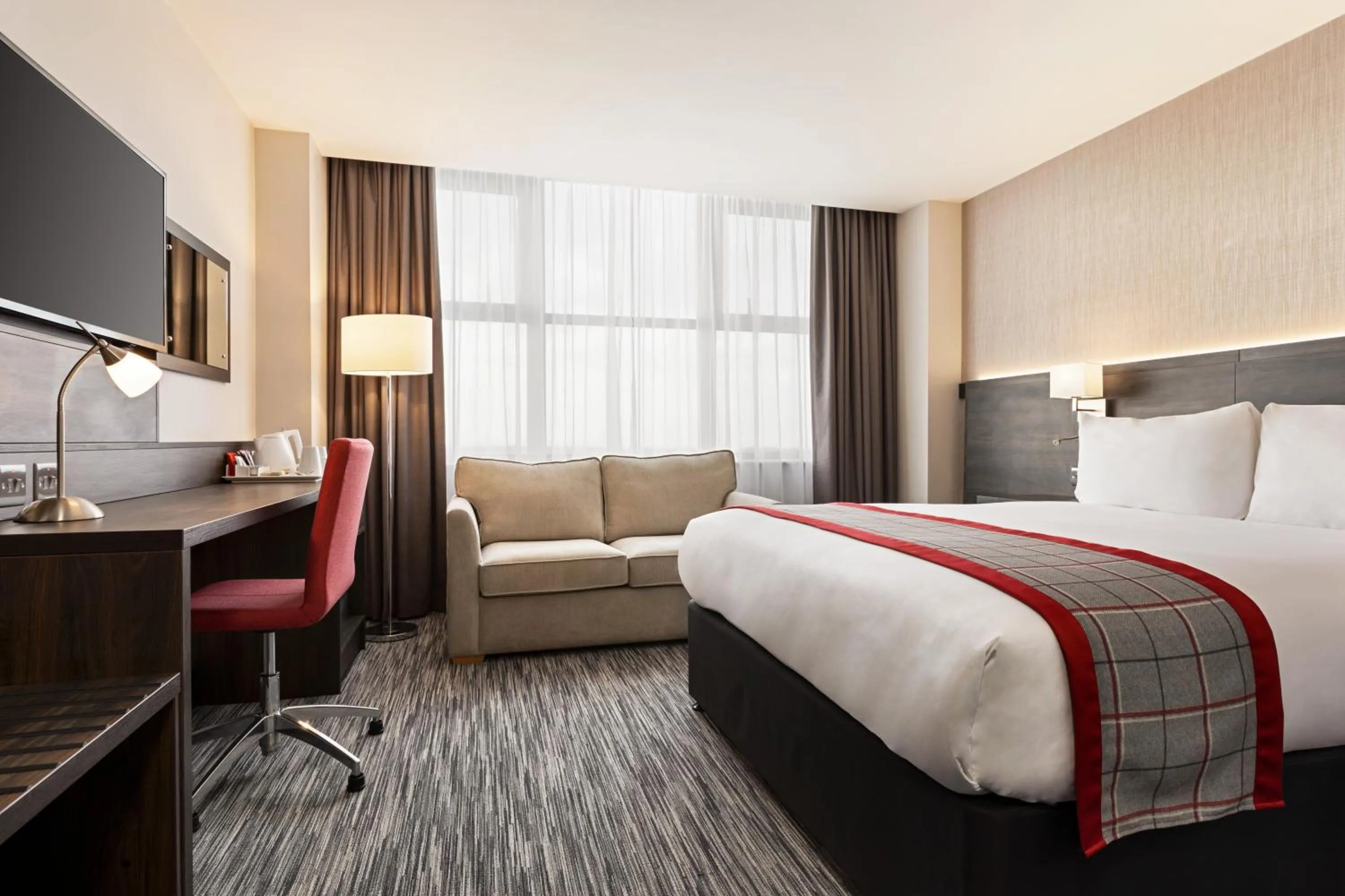 Photo of the whole room, Bed in Ramada East Kilbride