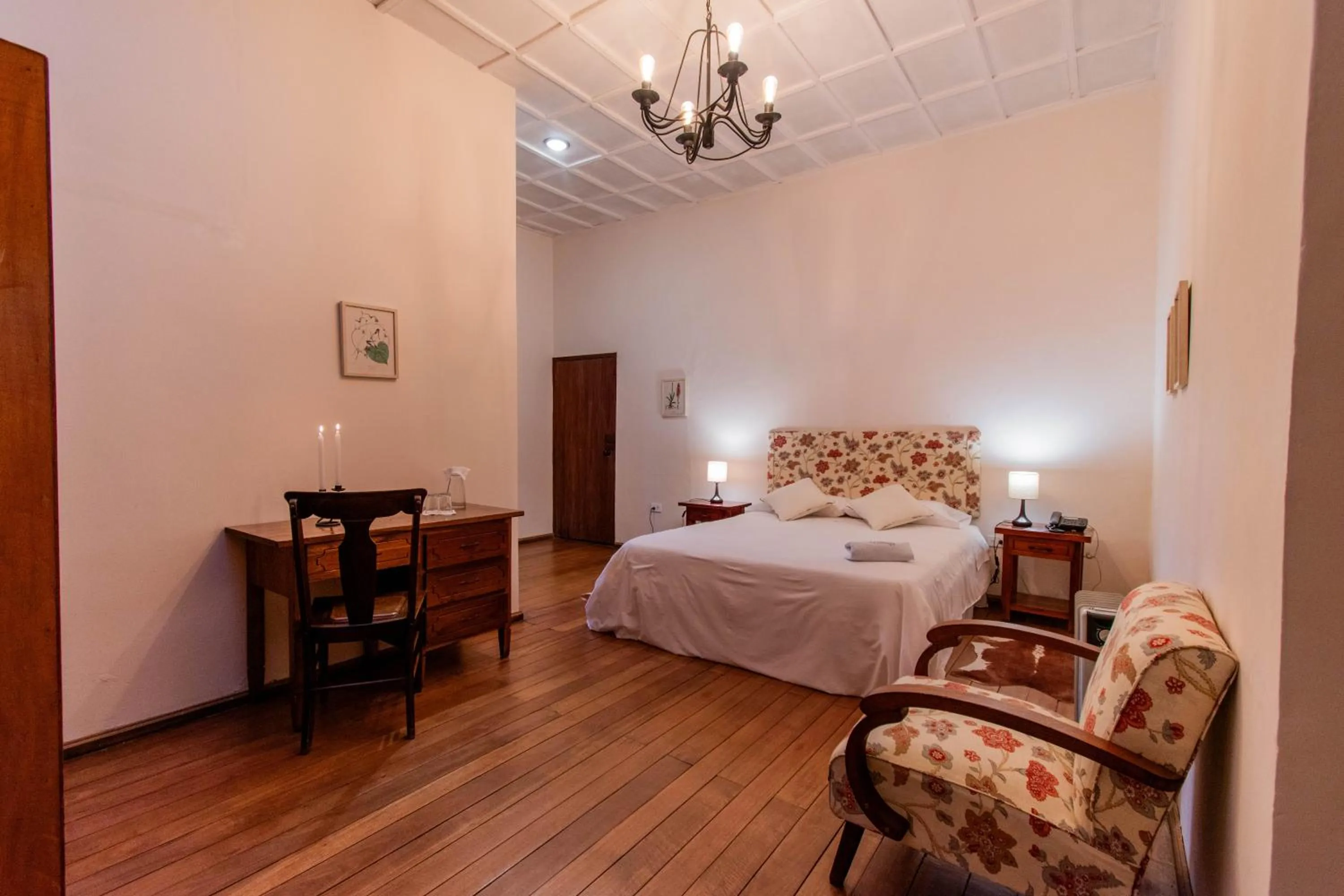 Bed in Hacienda La Cienega