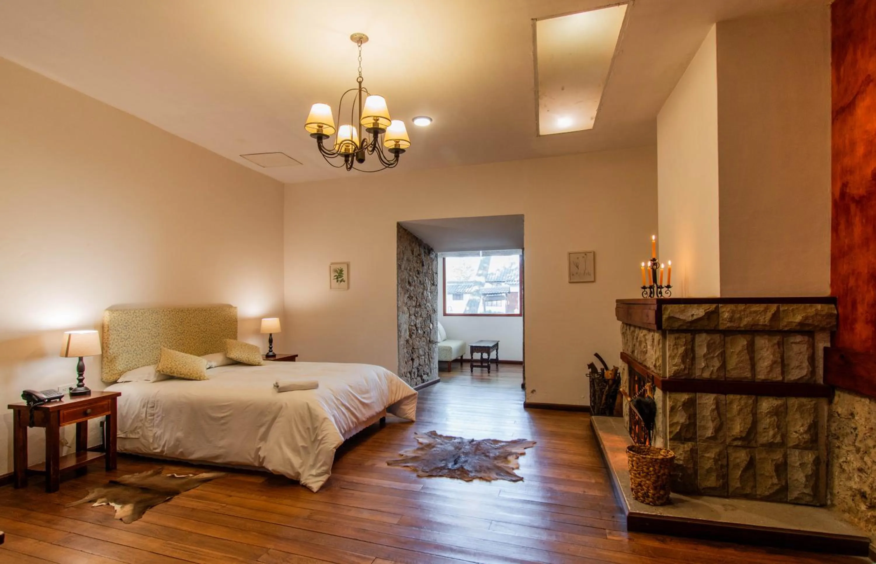 Bed in Hacienda La Cienega