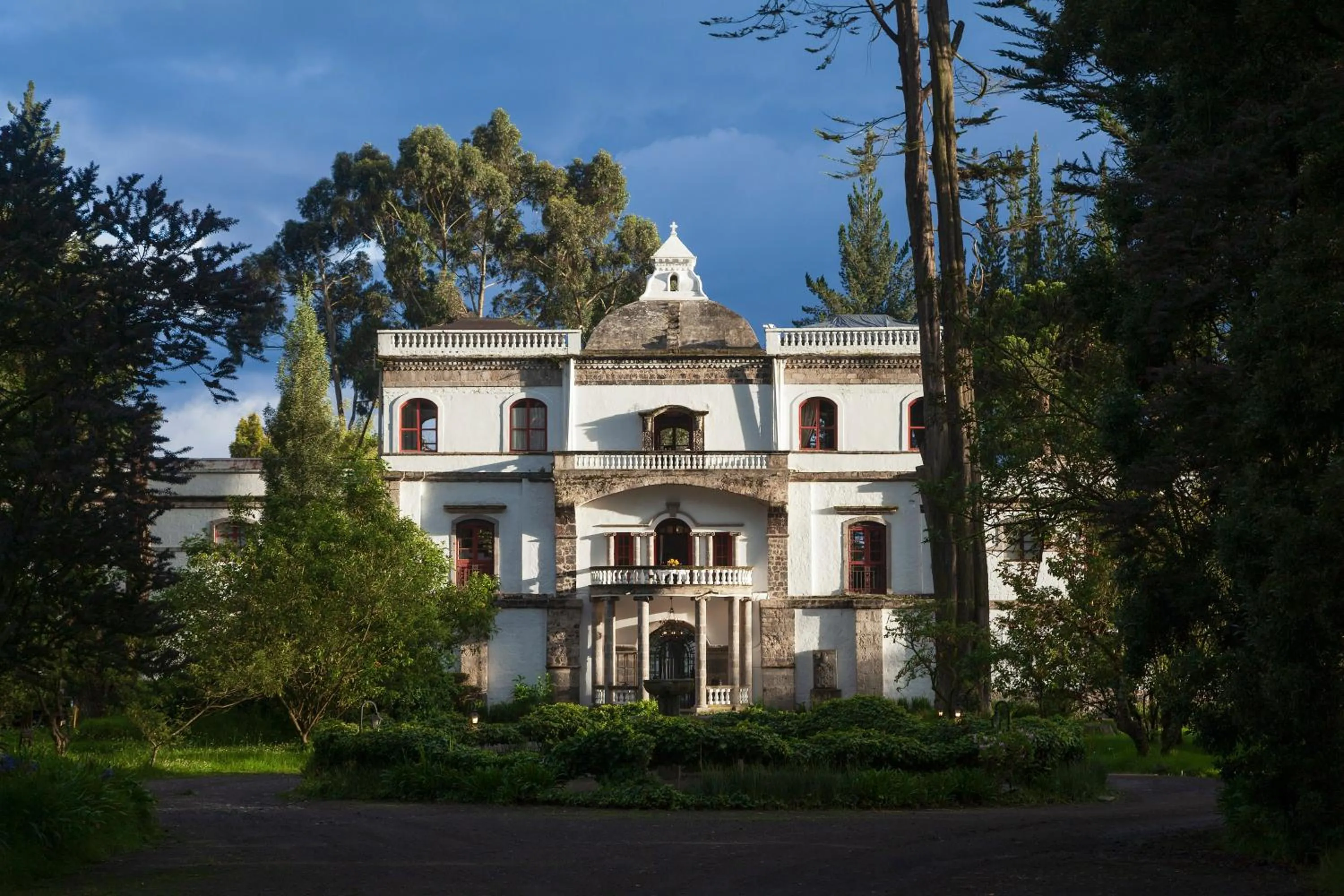 Hacienda La Cienega