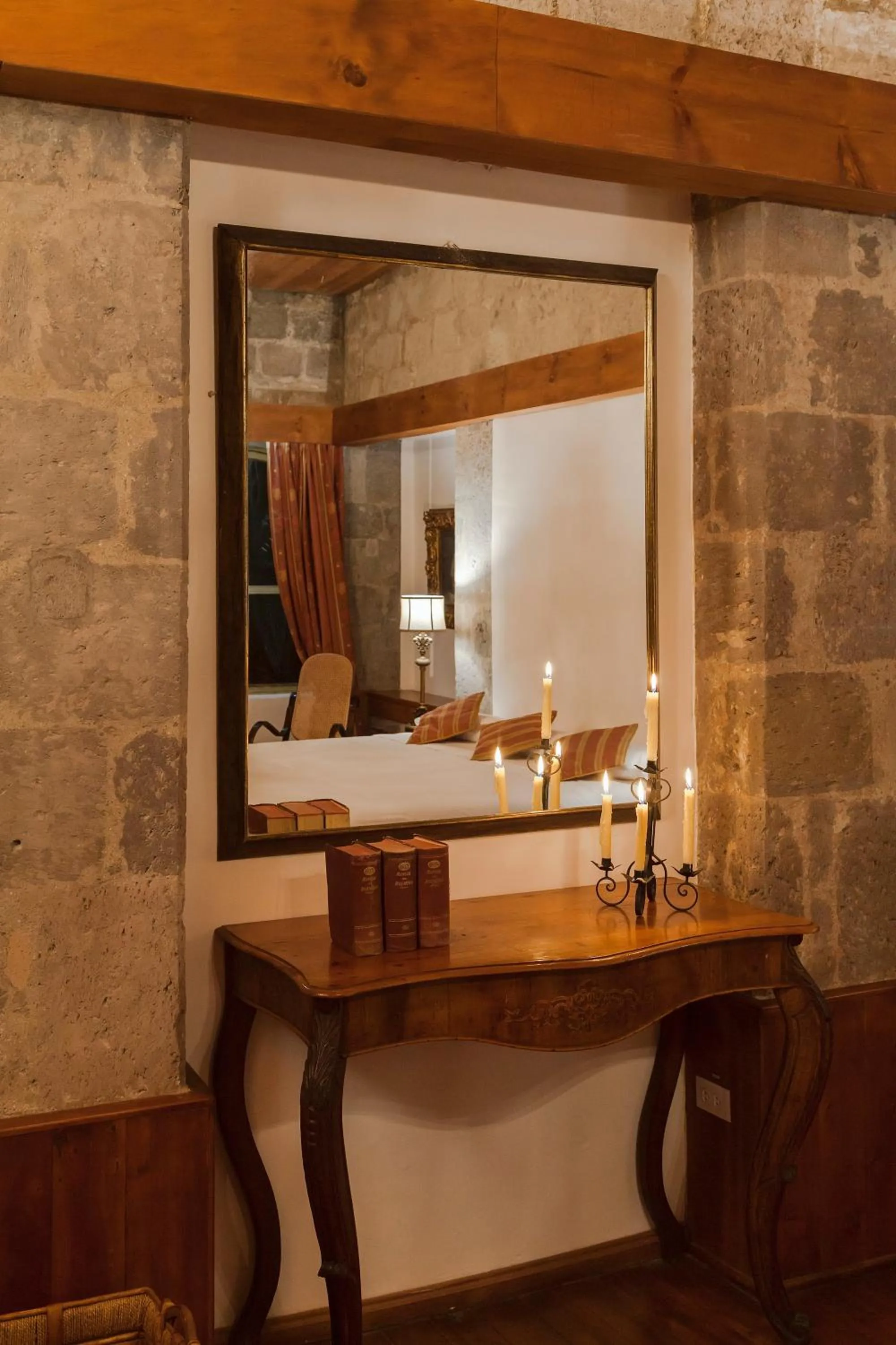 Bed in Hacienda La Cienega