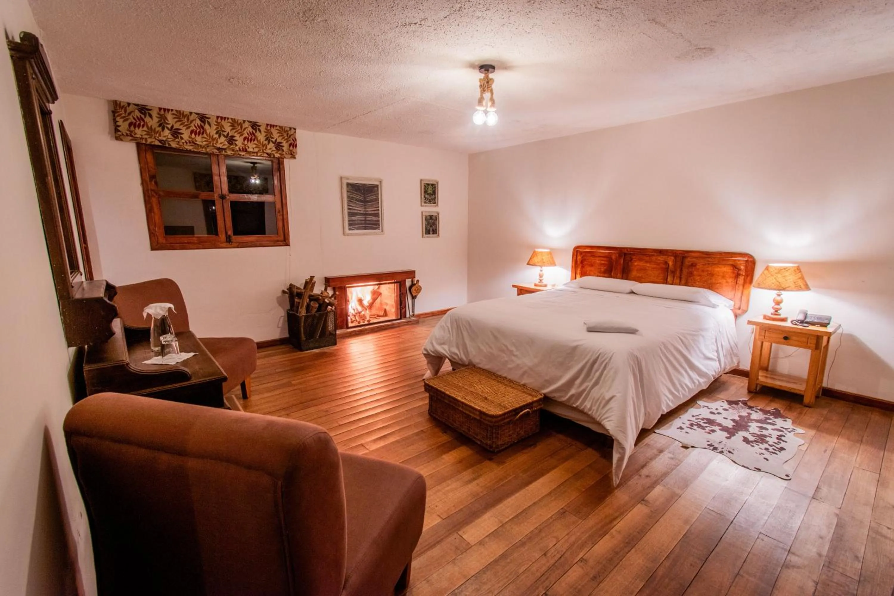 Bed in Hacienda La Cienega