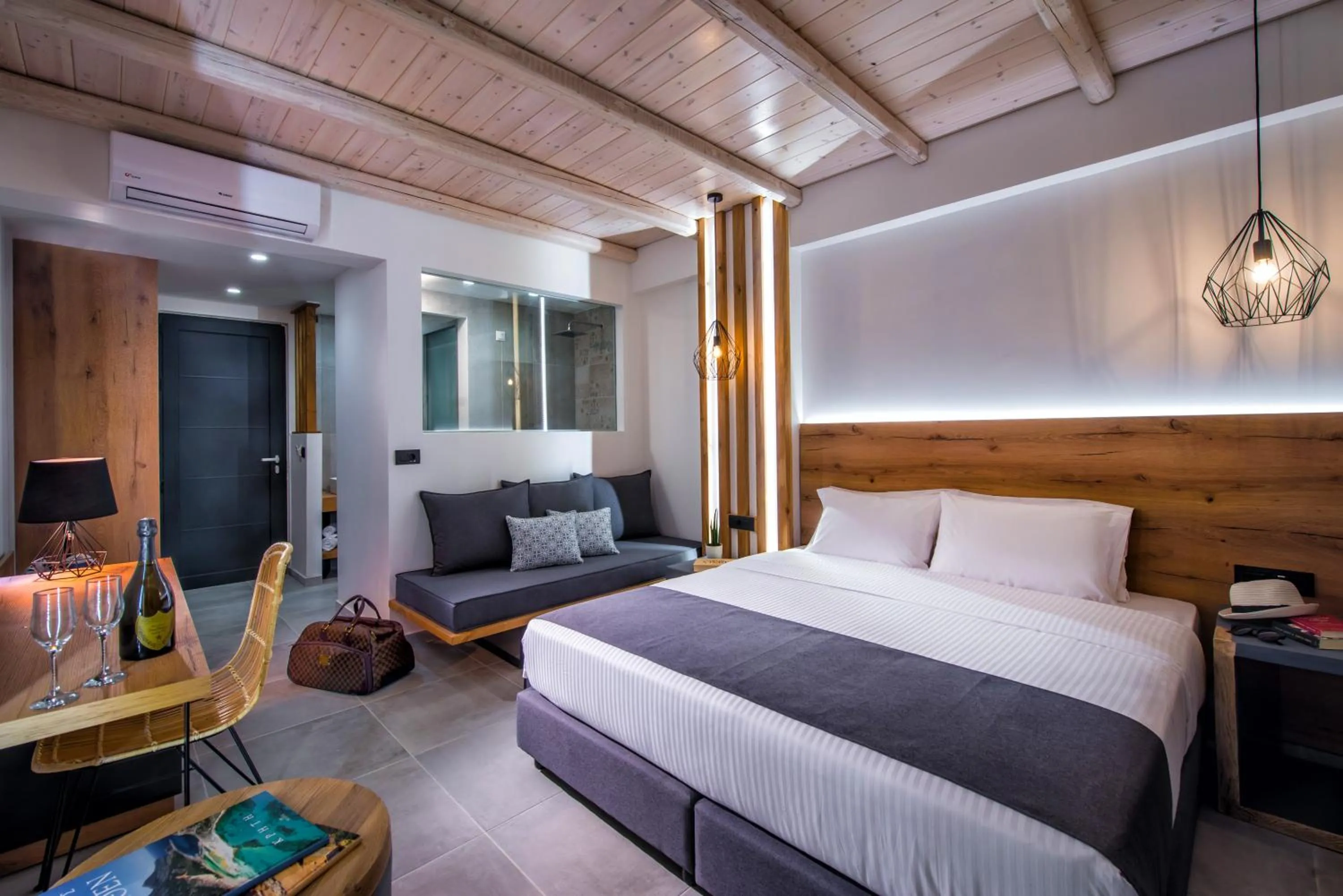 Bathroom, Bed in Casa Blu Boutique Hotel "by Checkin" Adults Only