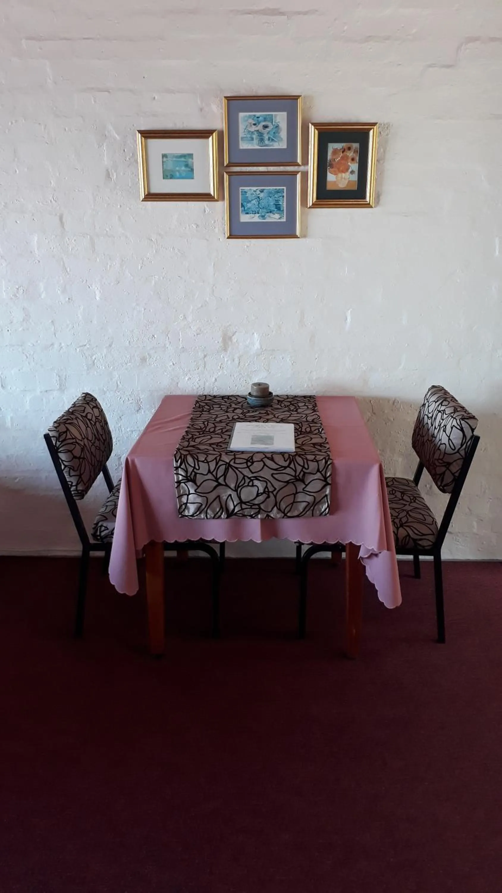 Dining area in Jack's Seaview