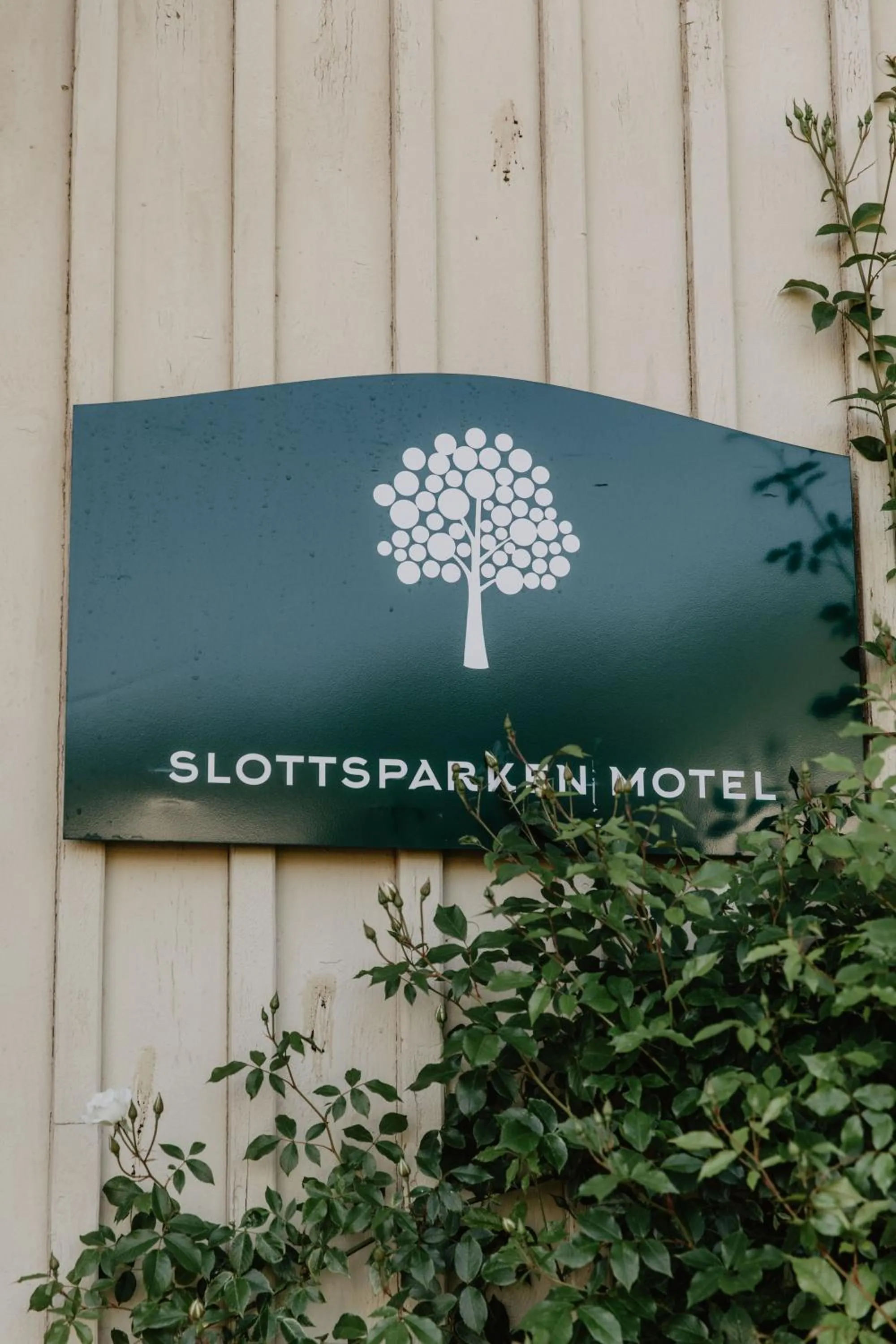 Facade/entrance in Slottsparken Motel