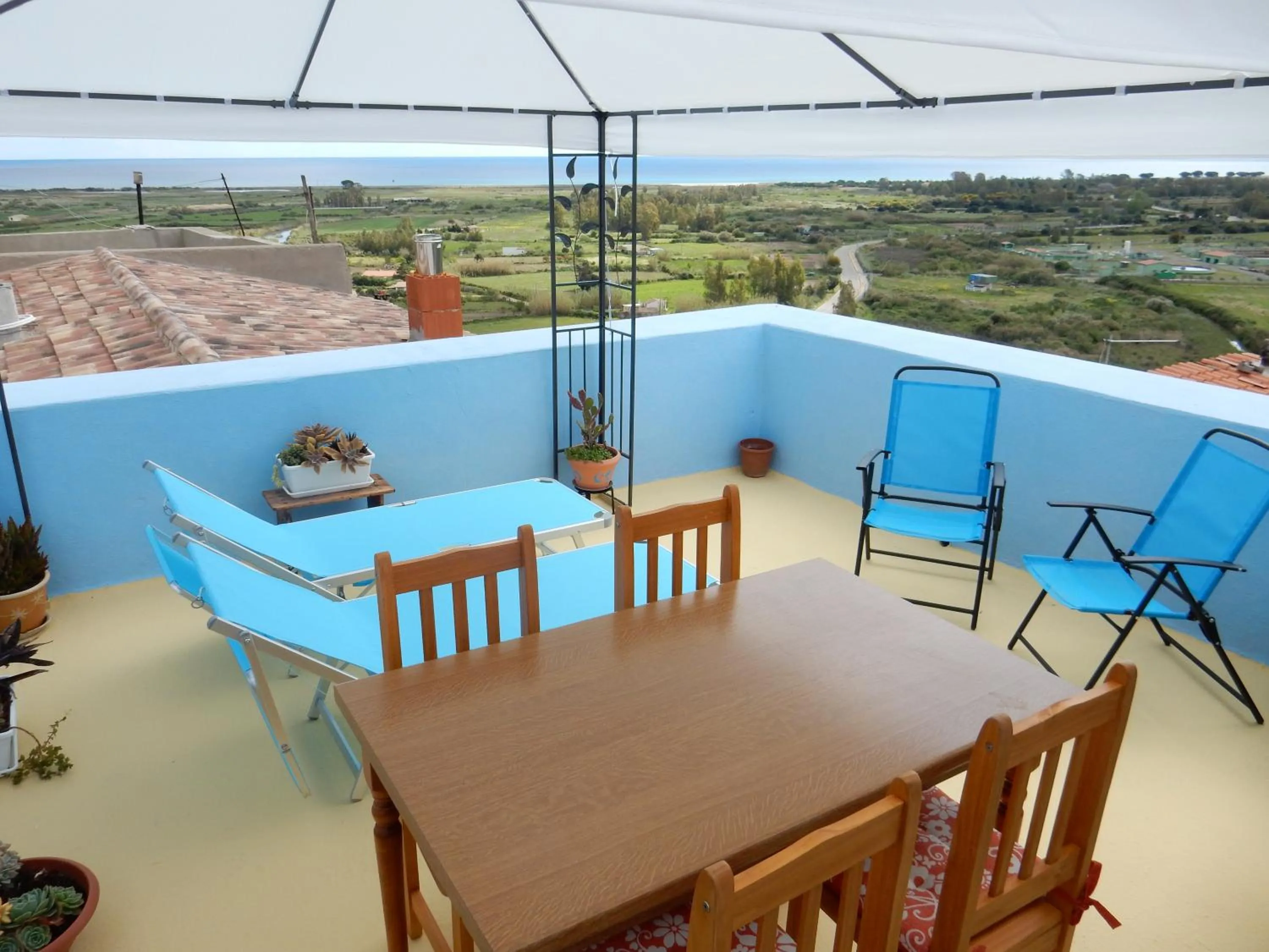 Property building in B&B Eleonora D'Arborea, Centro Storico