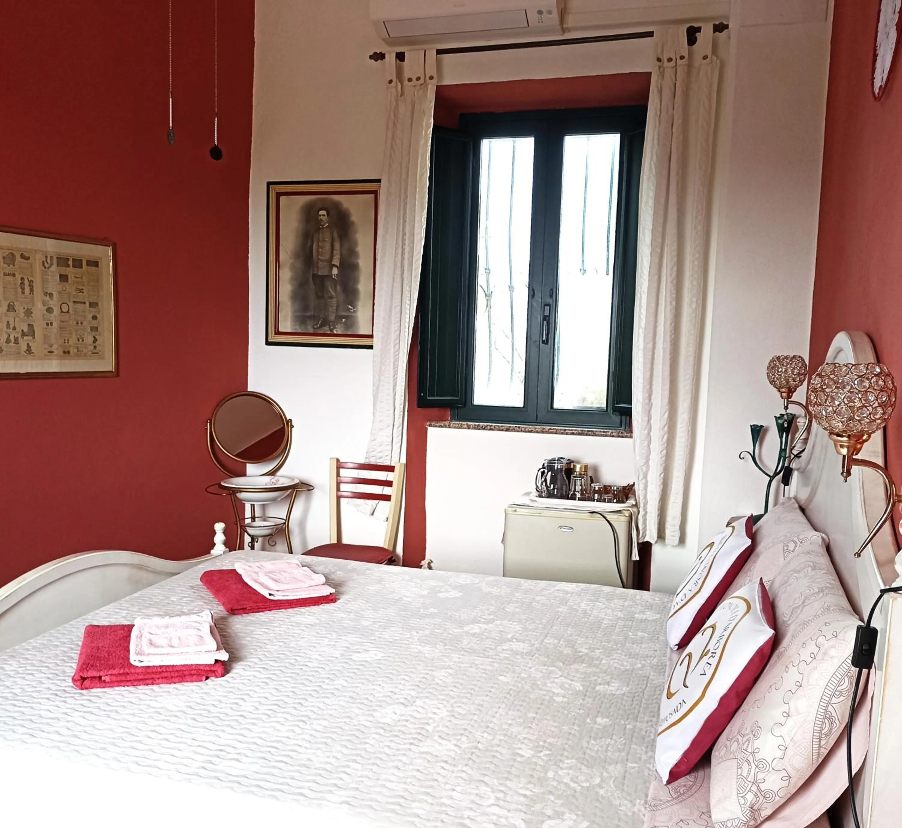 Bedroom, Bed in B&B Eleonora D'Arborea, Centro Storico