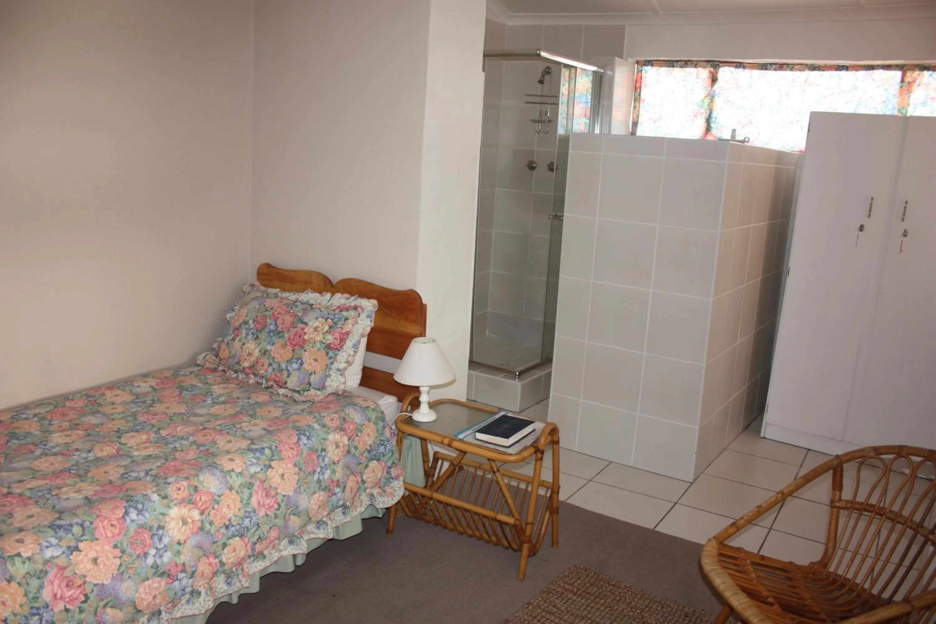 Bed in Karoopark Guest House