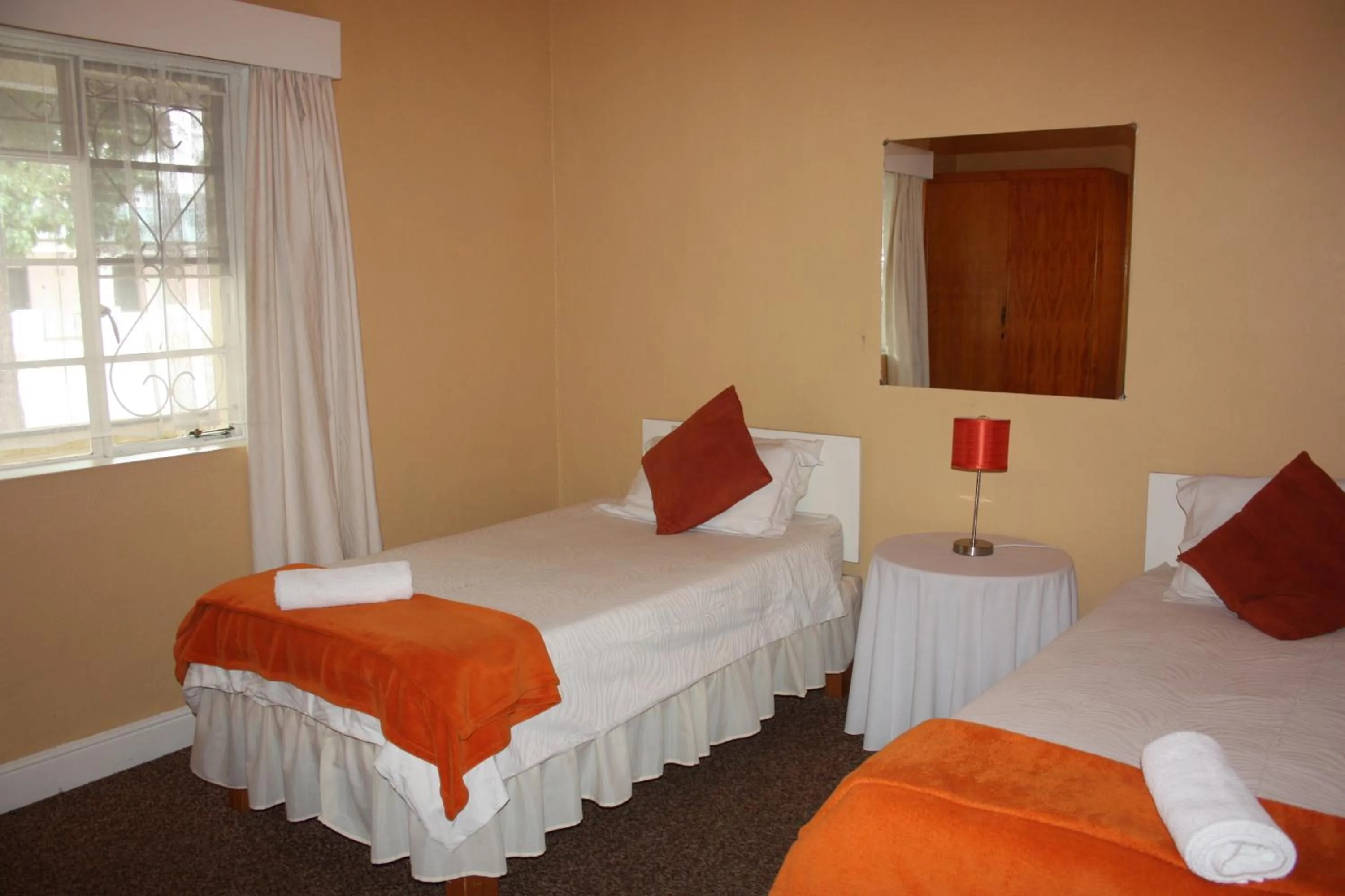 Bed in Karoopark Guest House