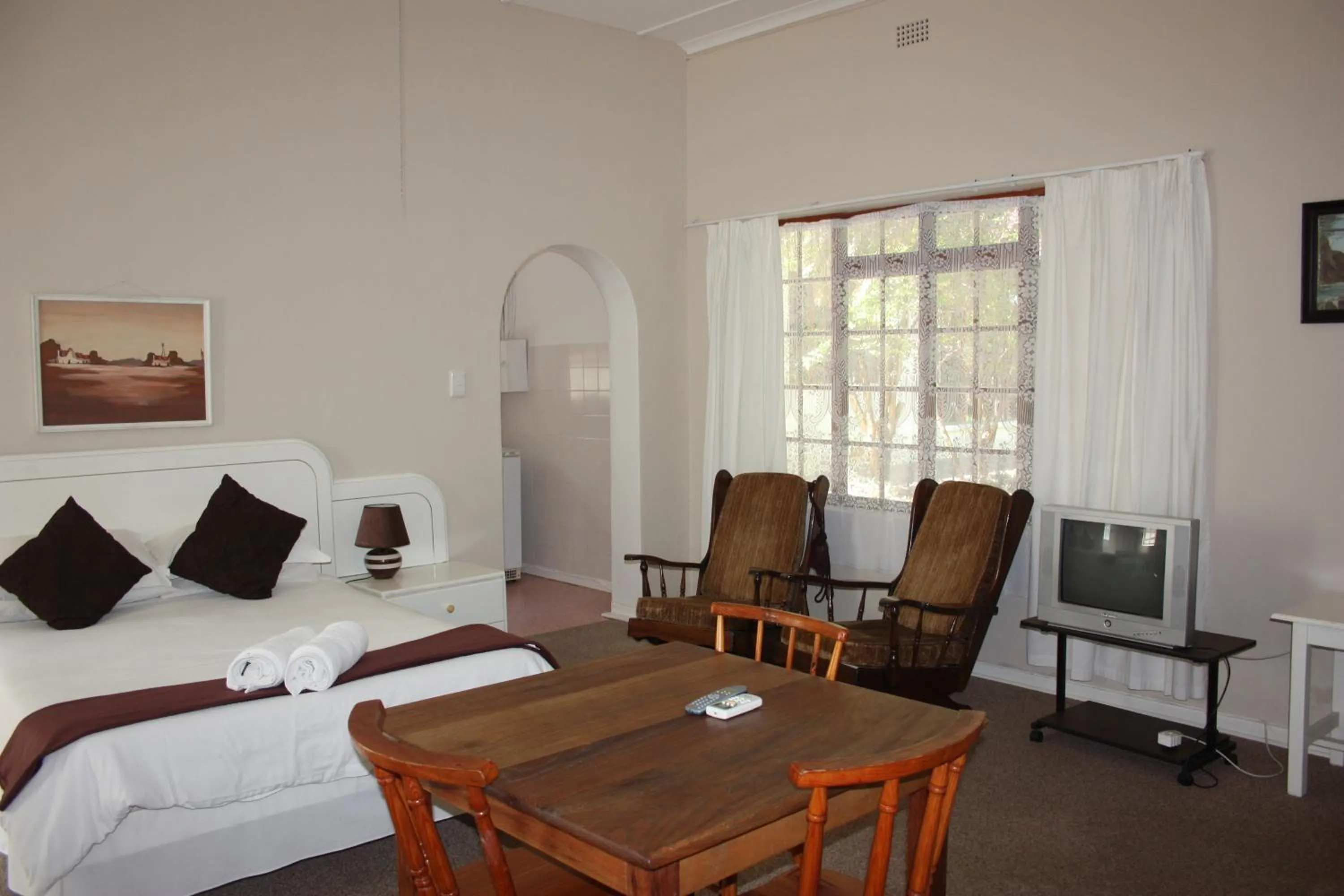 Photo of the whole room, Bed in Karoopark Guest House