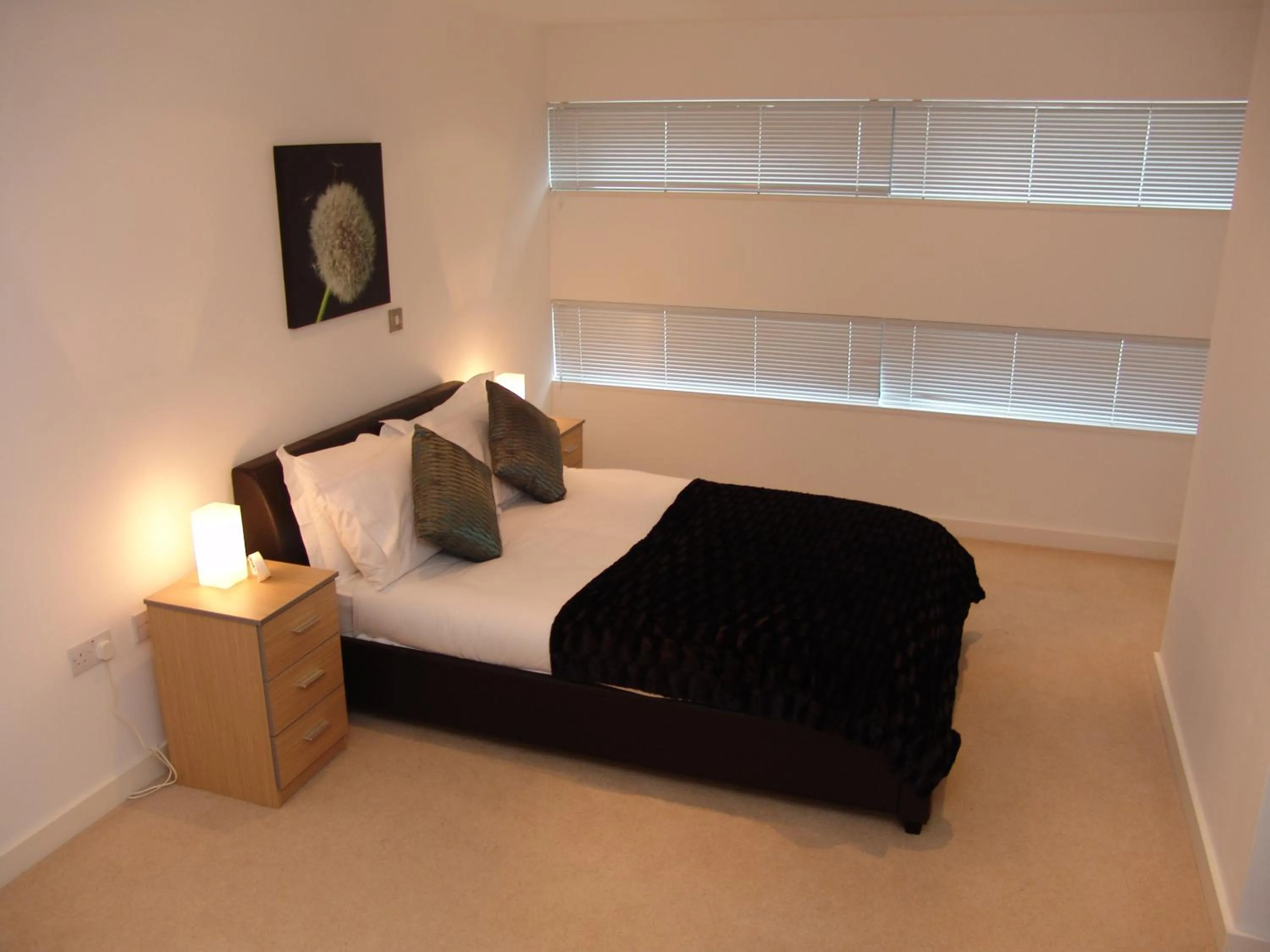 Bedroom, Bed in Quay Apartments