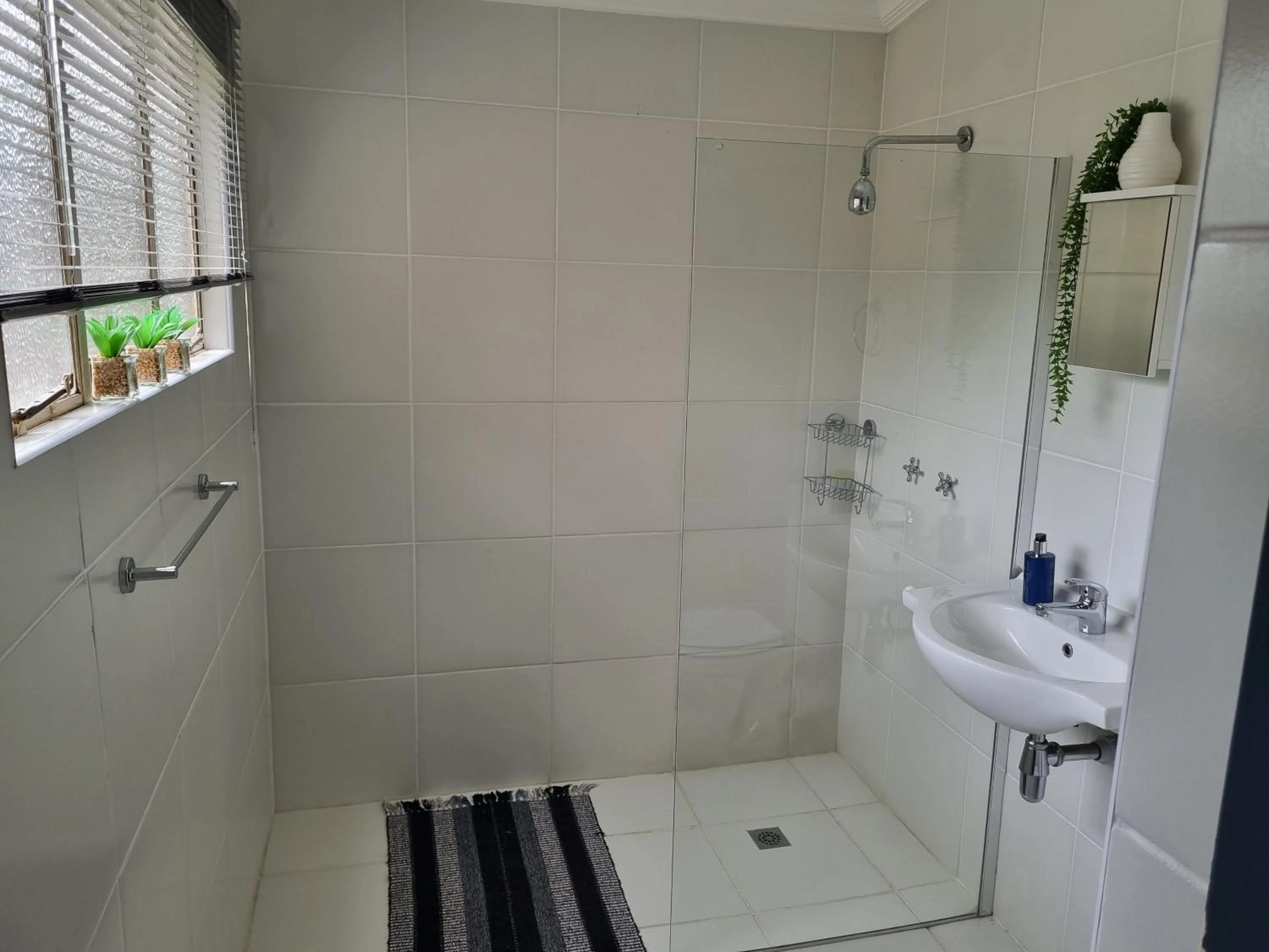 Shower in Gorgeous Gecko Guesthouse