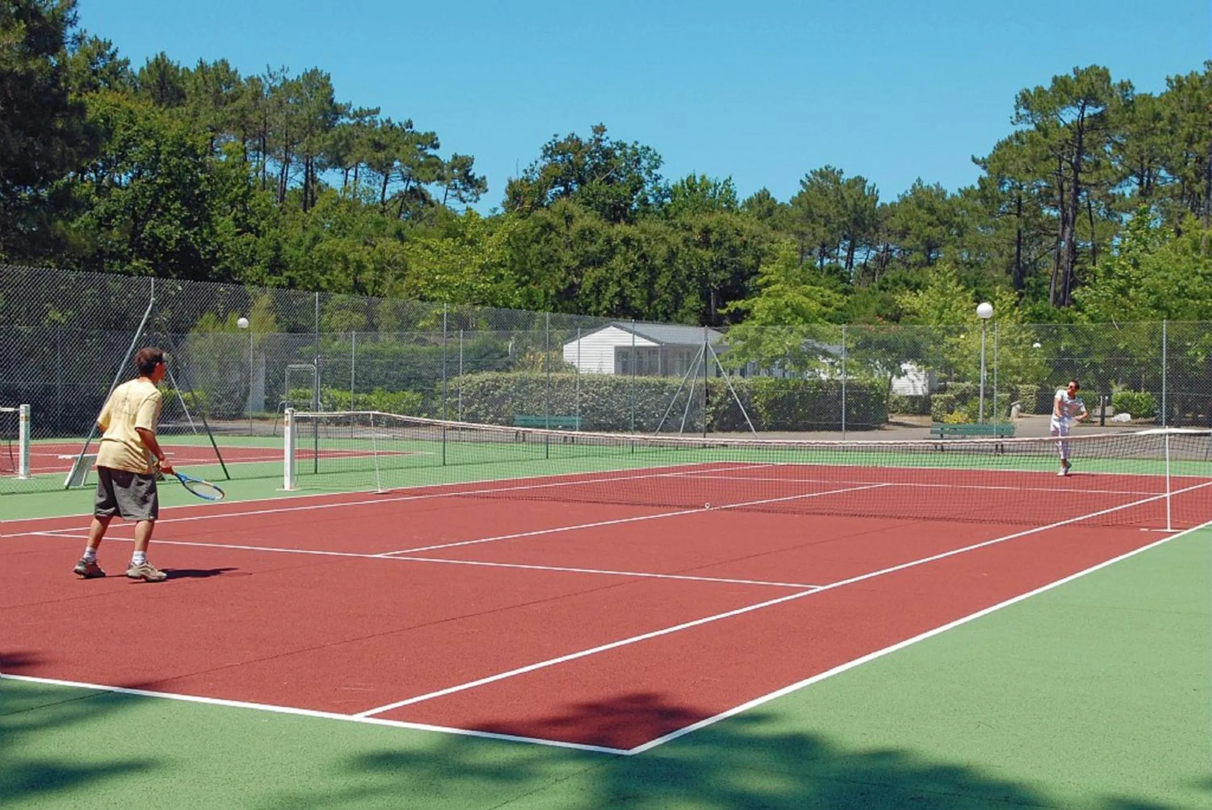 Tennis court in Résidence Vacances Bleues Domaine de l'Agréou
