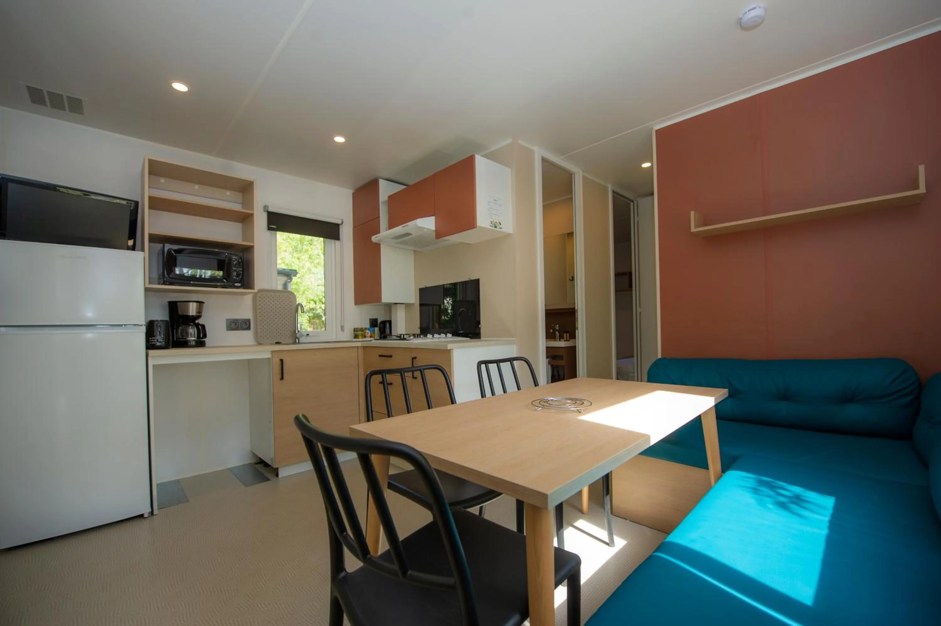 Kitchen or kitchenette in Résidence Vacances Bleues Domaine de l'Agréou