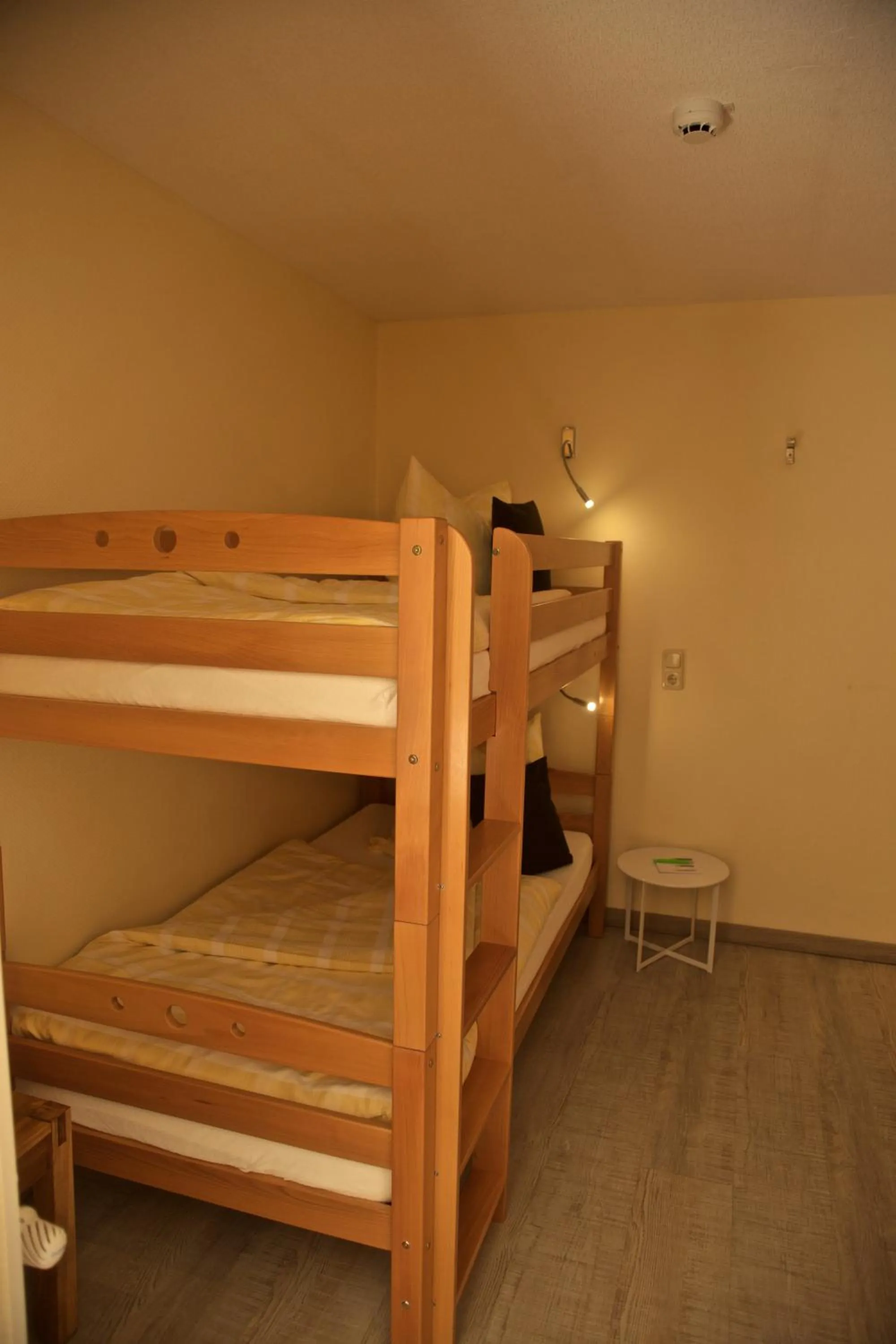 bunk bed, Bed in Neumanns Waldschänke