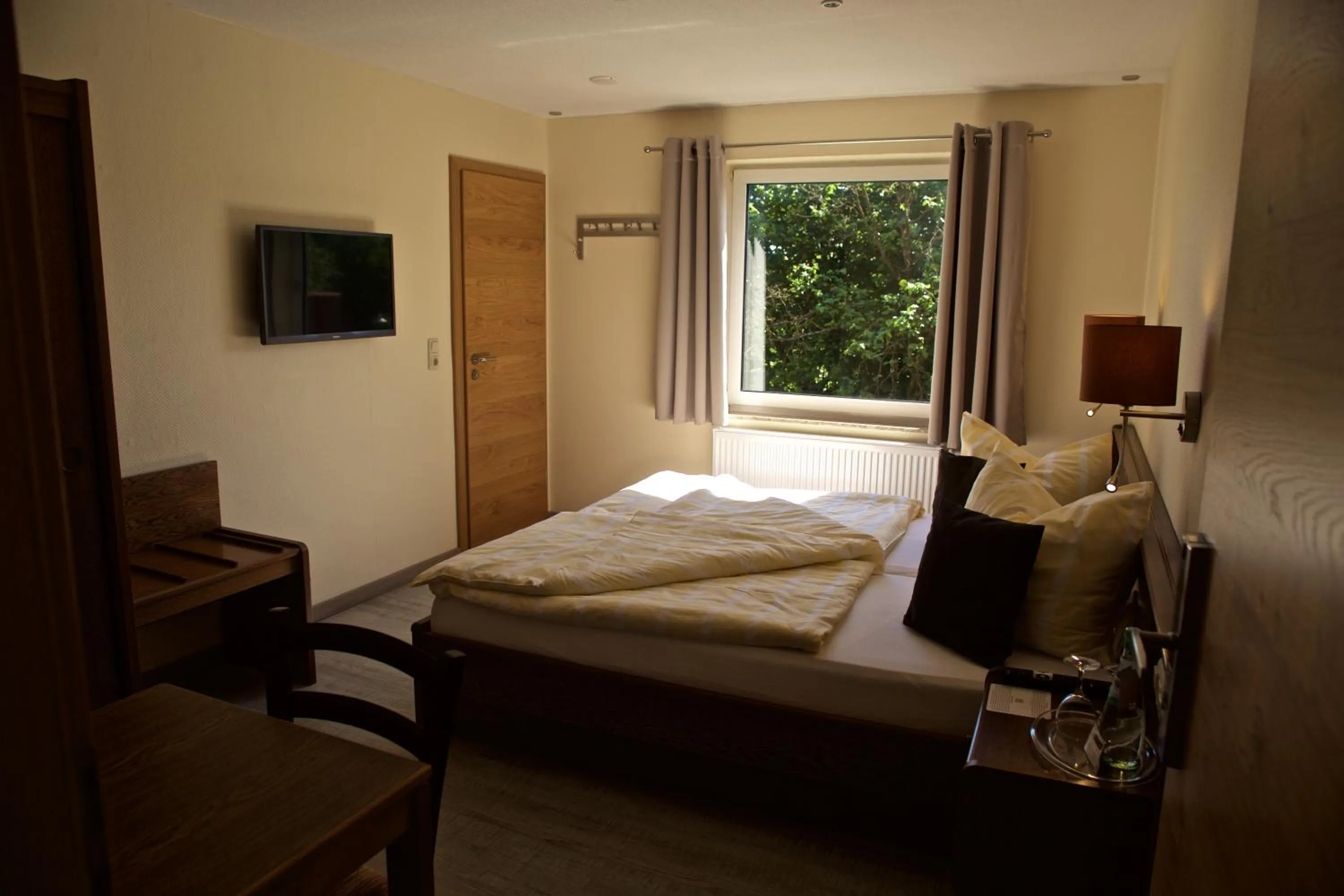 Bedroom, Bed in Neumanns Waldschänke