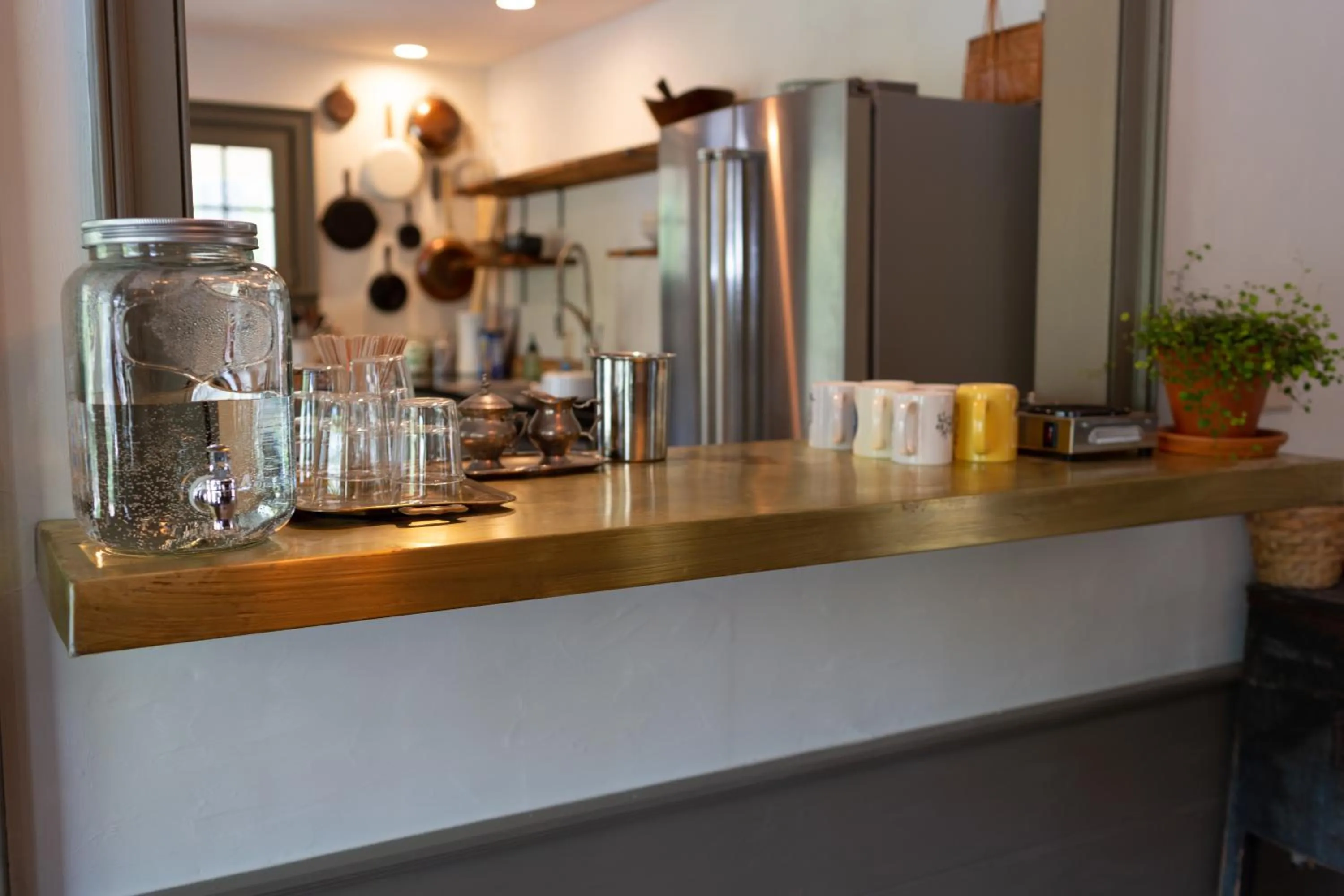 Breakfast in Stonehill's Farmhouse