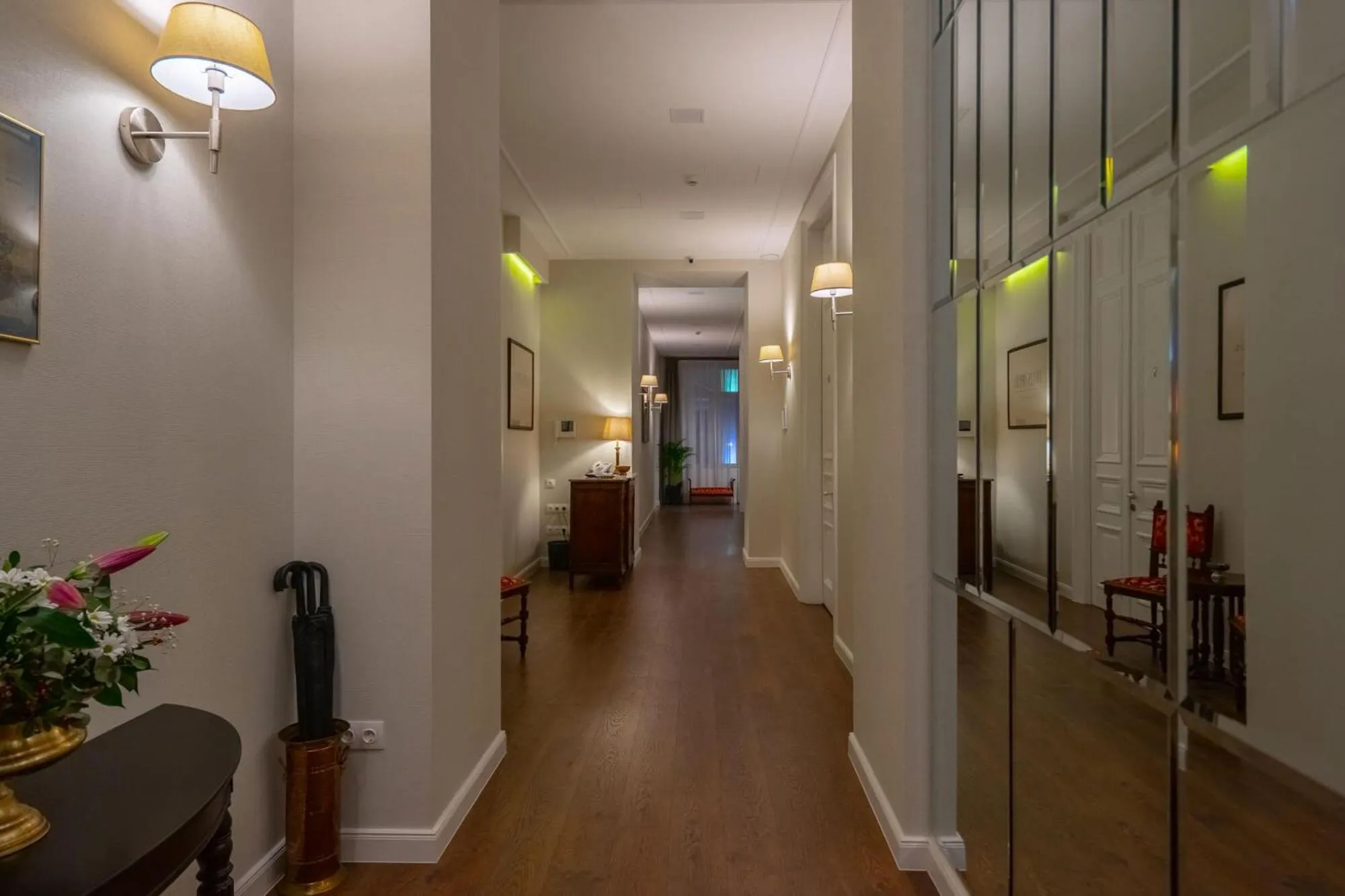 Lobby or reception in TIFLIS OPERA Aparthotel