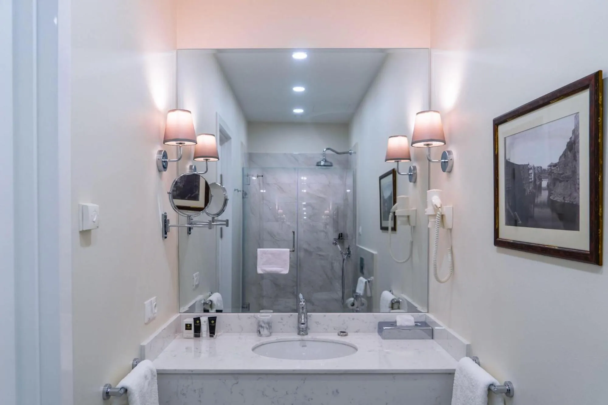 Bathroom in TIFLIS OPERA Aparthotel