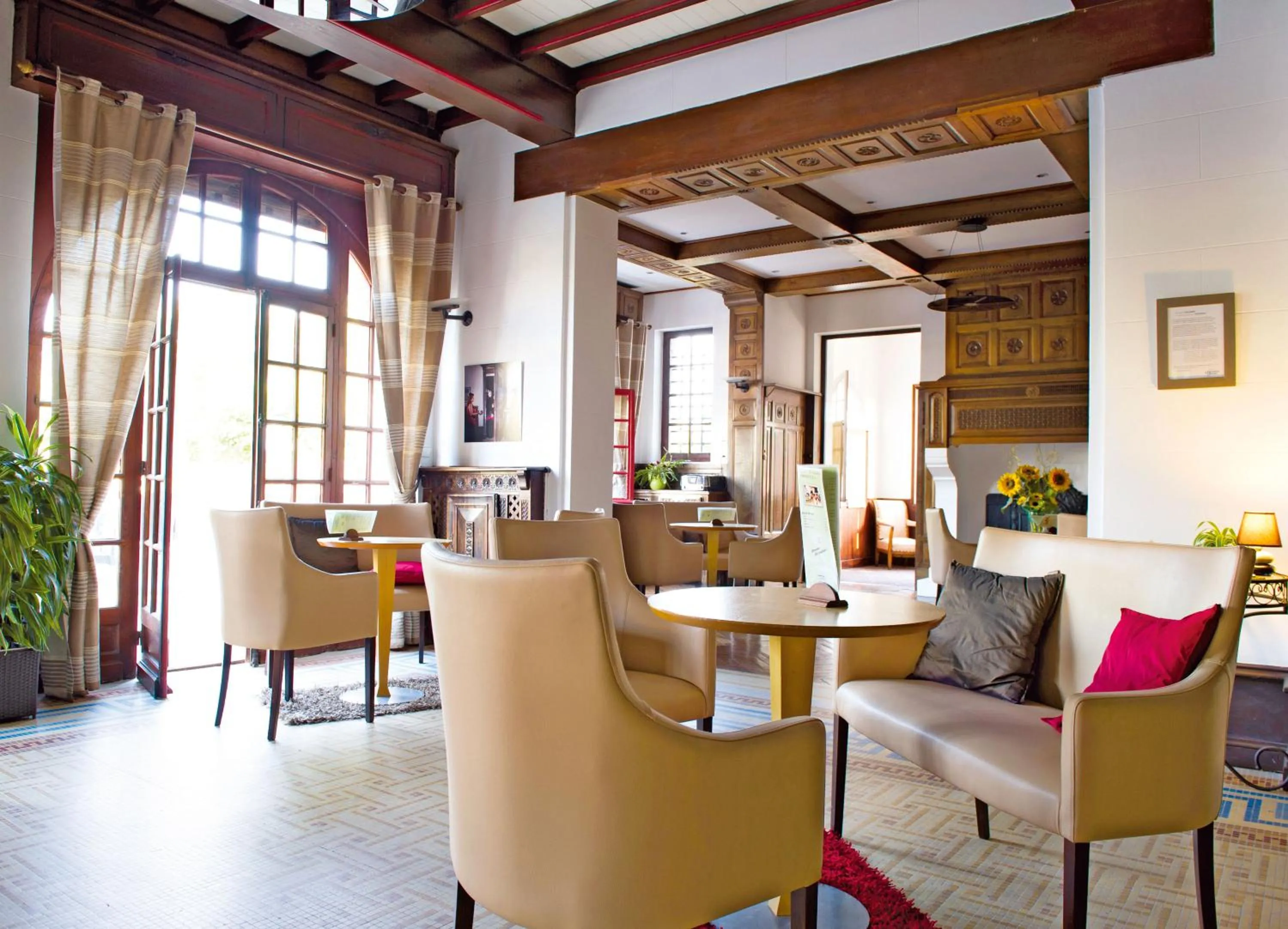 Living room in Hôtel & Résidence Vacances Bleues Orhoïtza