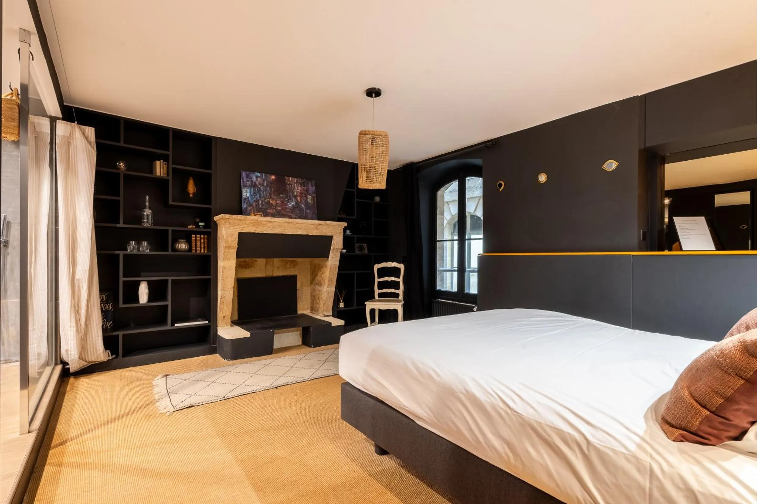 Photo of the whole room, Bed in B&B L'Escapade Bordelaise