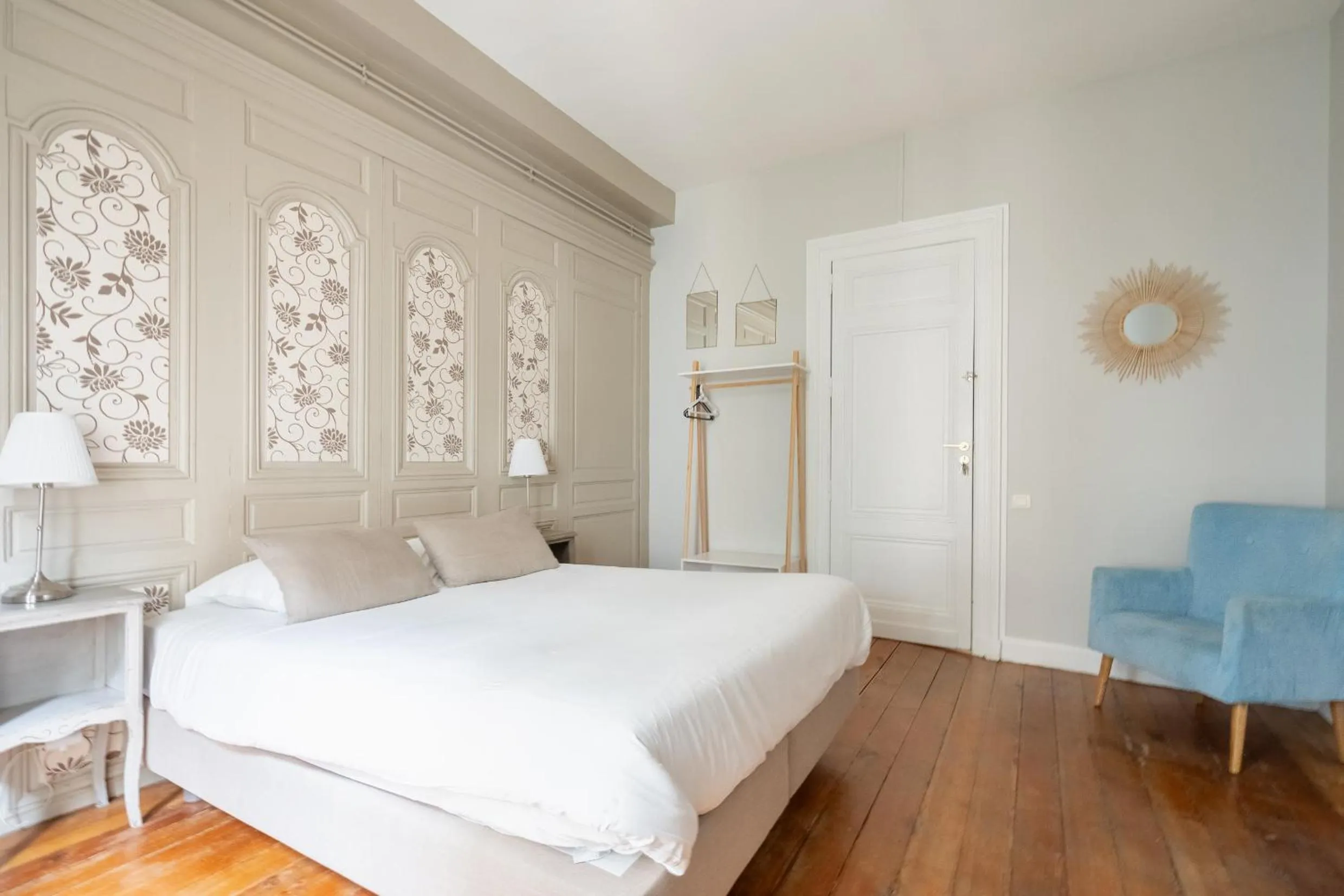 Photo of the whole room, Bed in B&B L'Escapade Bordelaise