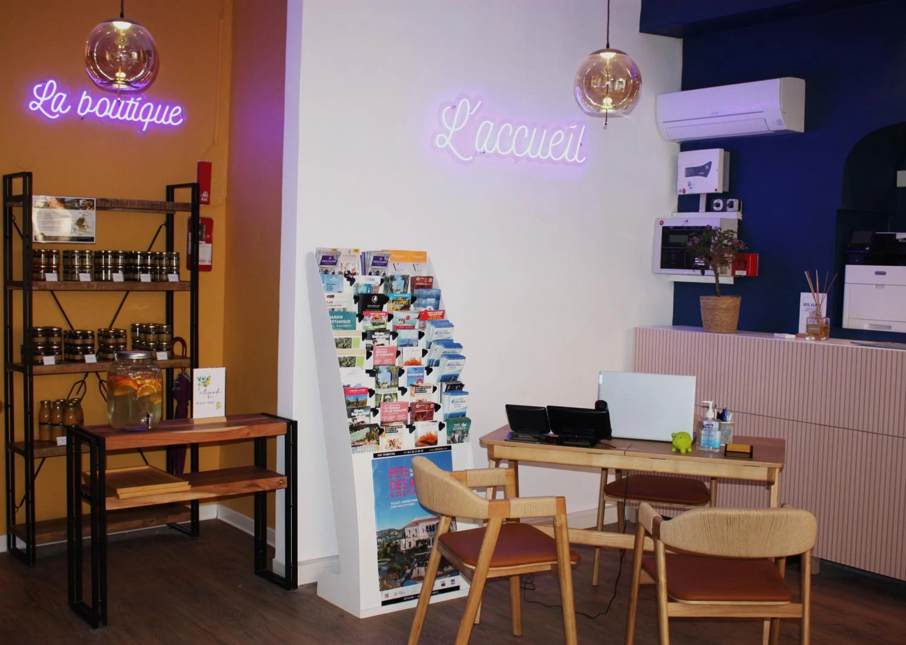 Property building in Charlie's Hôtel Cannes