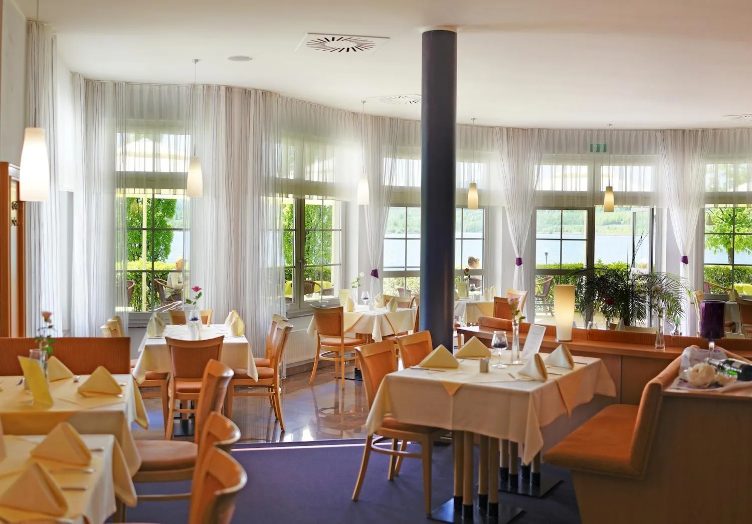 Restaurant/places to eat in Hotel Haus am See
