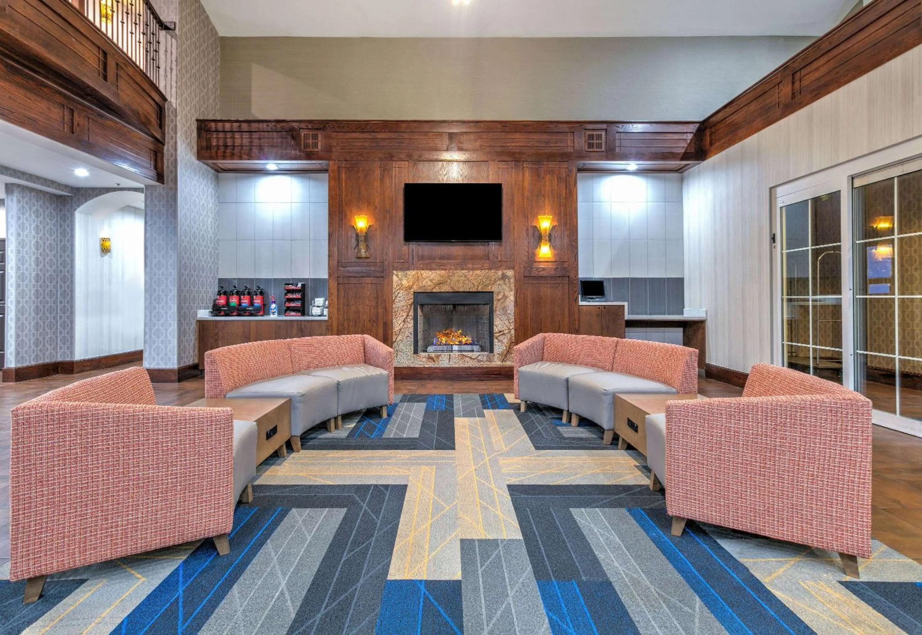 Lobby or reception in La Quinta by Wyndham Fort Worth NE Mall