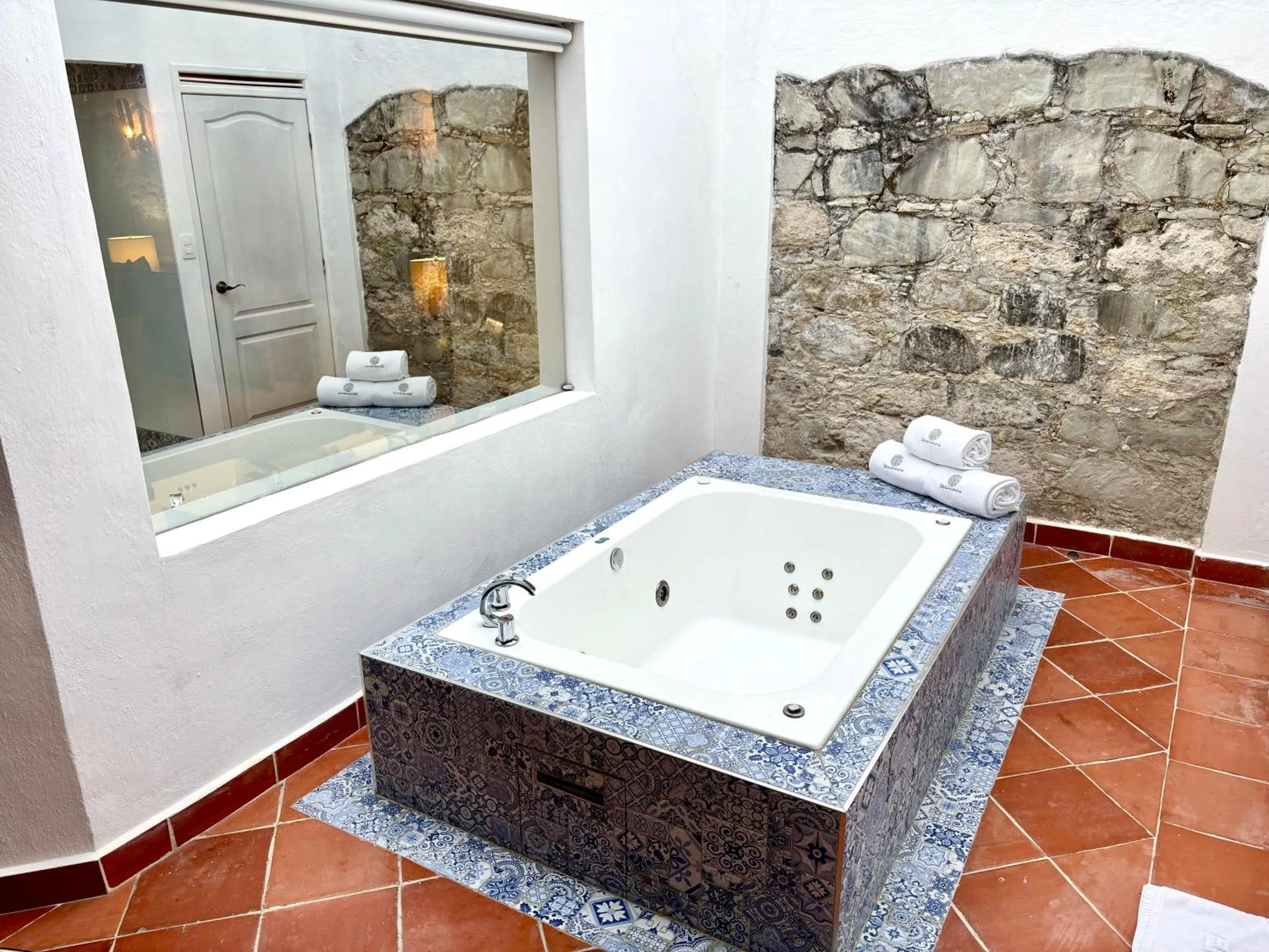 Bathroom in Molino de los Reyes