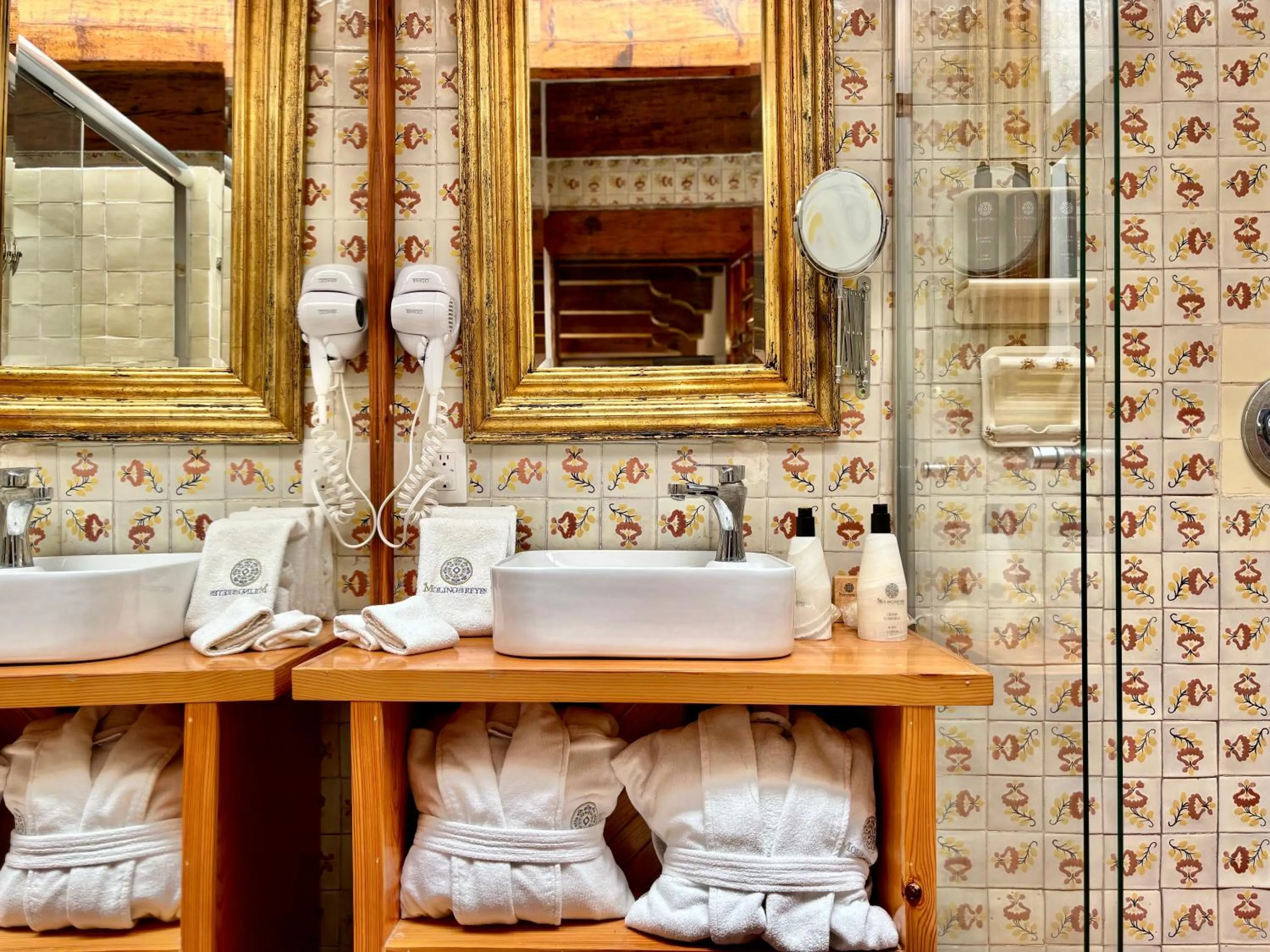 Bathroom in Molino de los Reyes