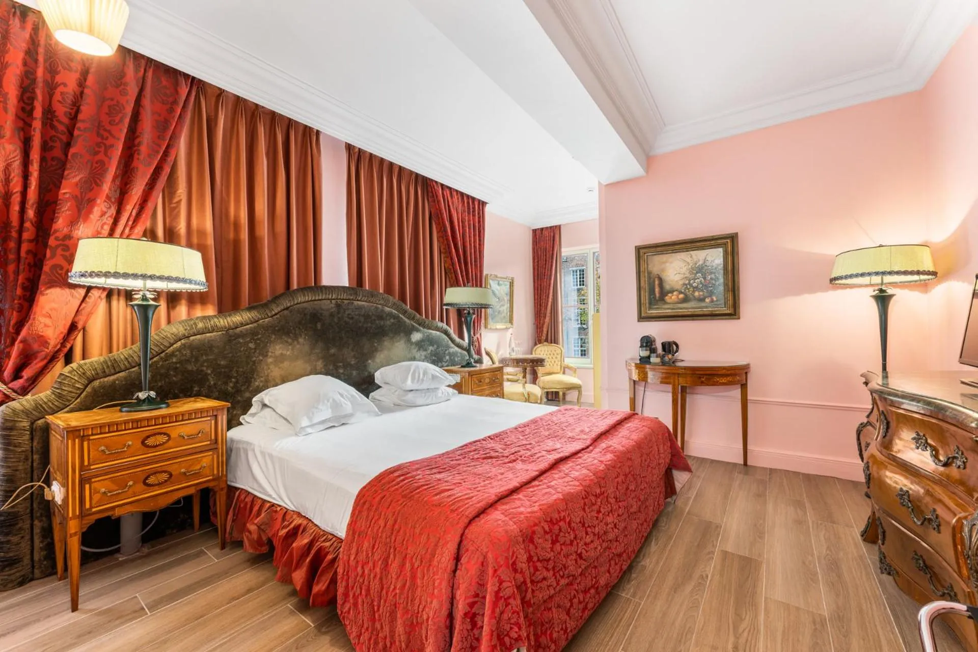Bed in Canal Suites