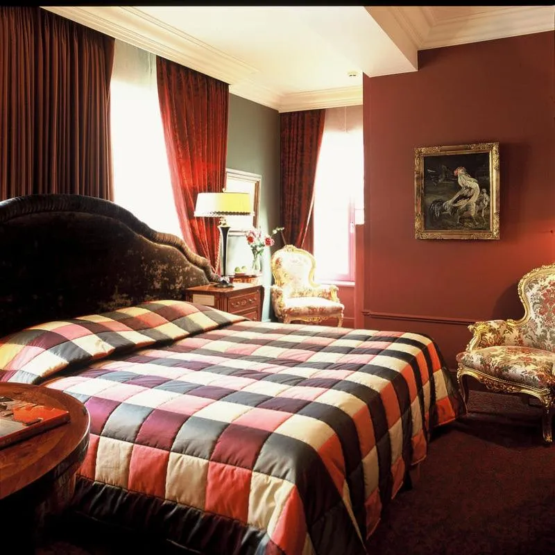 Bed in Canal Suites