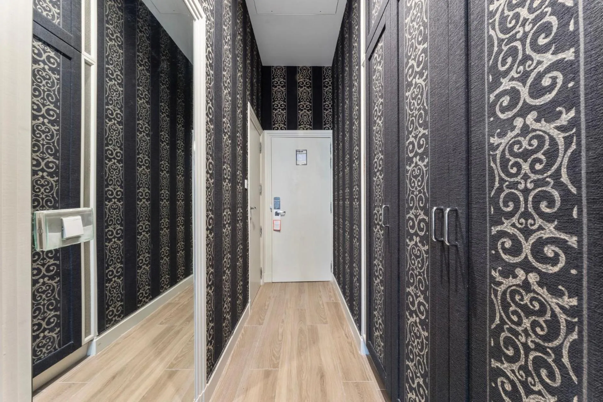 Canal Suites
