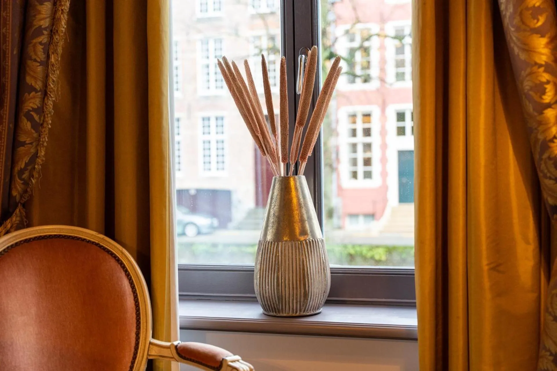 Canal Suites